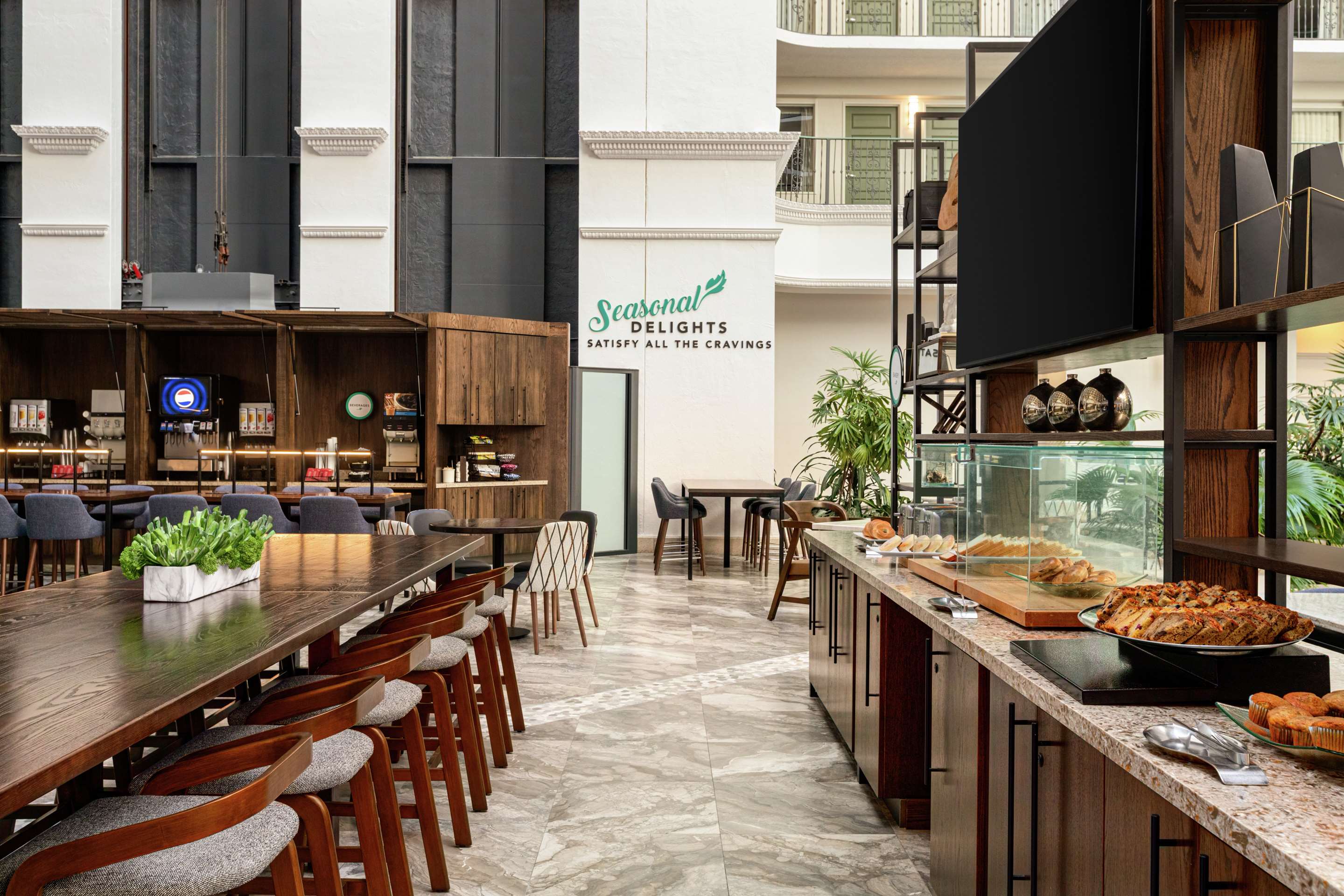 Breakfast Area | Embassy Suites by Hilton Fort Lauderdale 17th Street