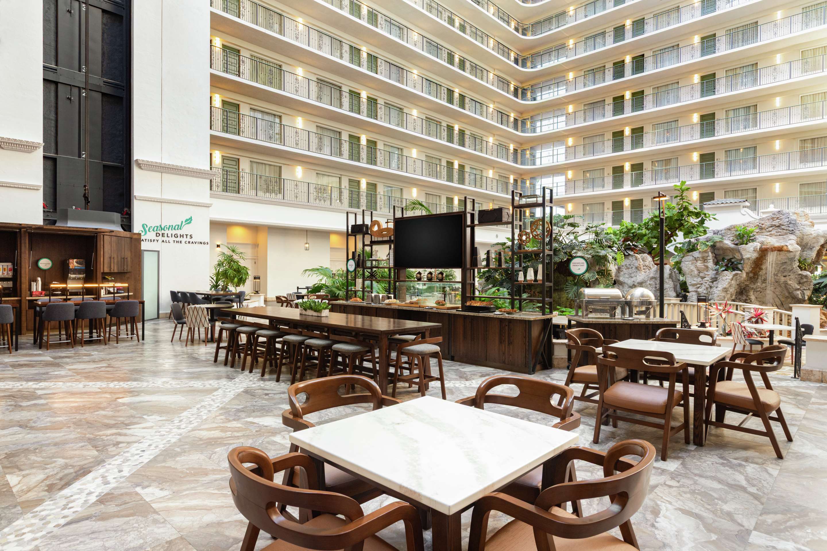 Breakfast Area | Embassy Suites by Hilton Fort Lauderdale 17th Street