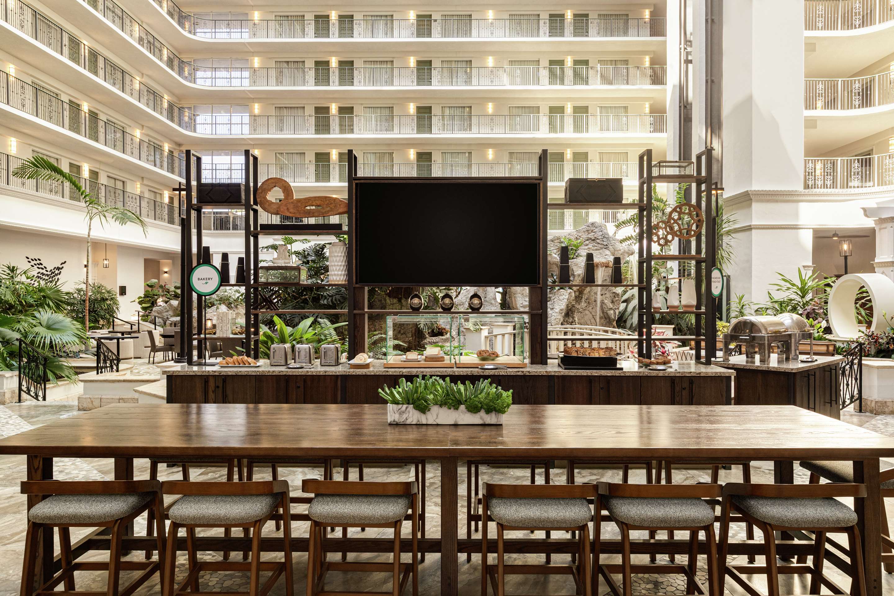 Breakfast Area | Embassy Suites by Hilton Fort Lauderdale 17th Street