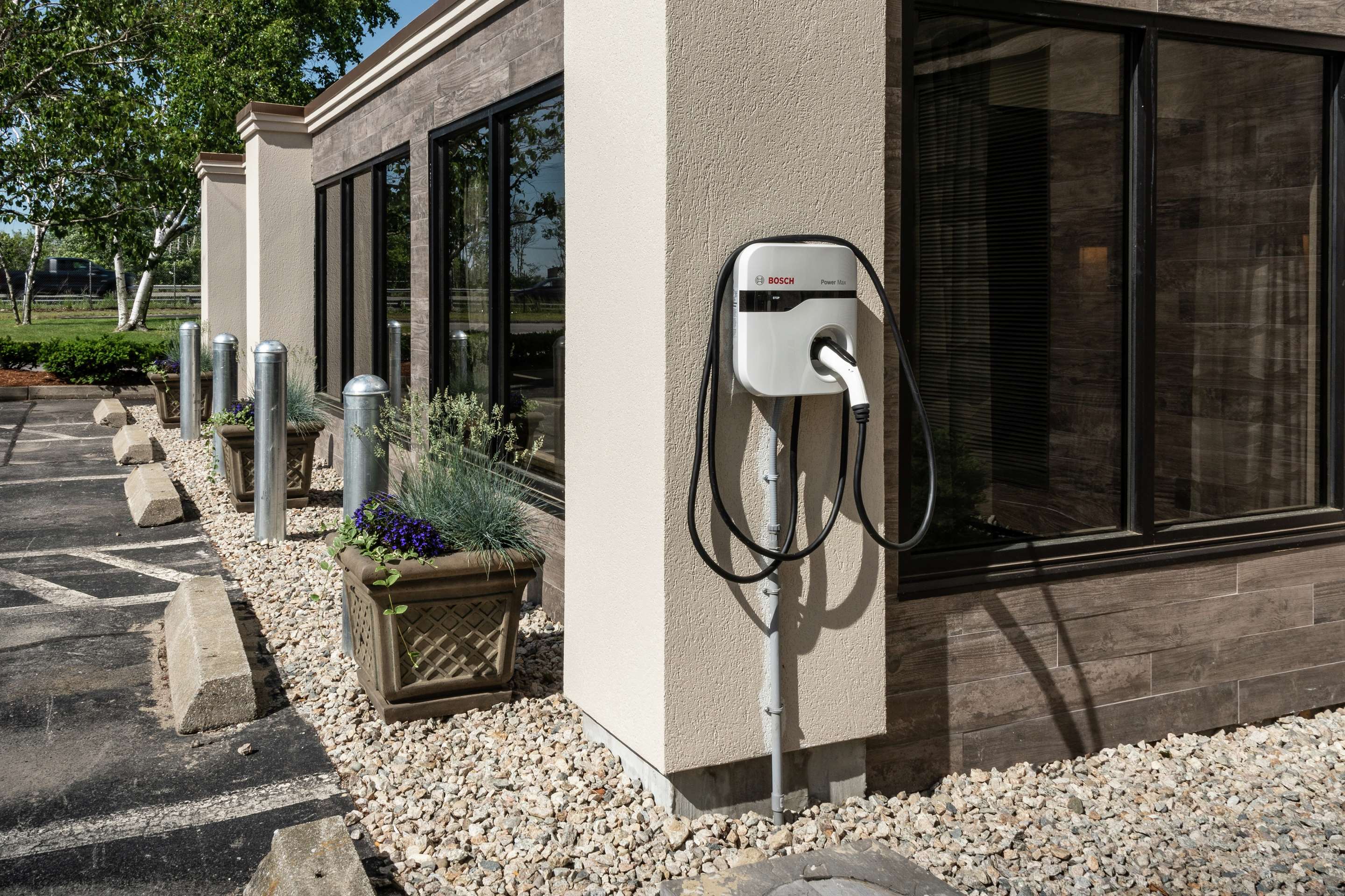Exterior | Hampton Inn Fall River/Westport