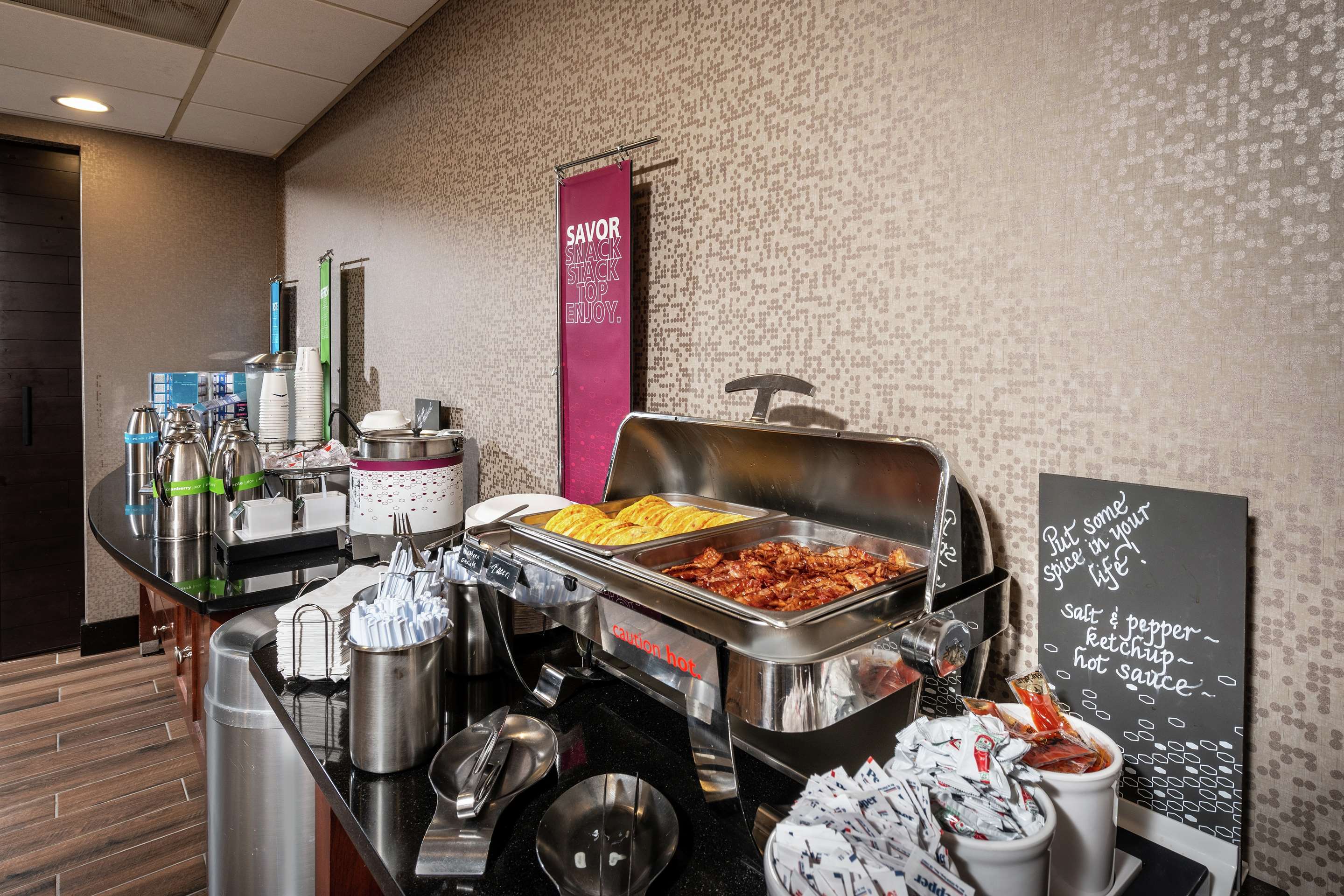 Restaurant | Hampton Inn Fall River/Westport