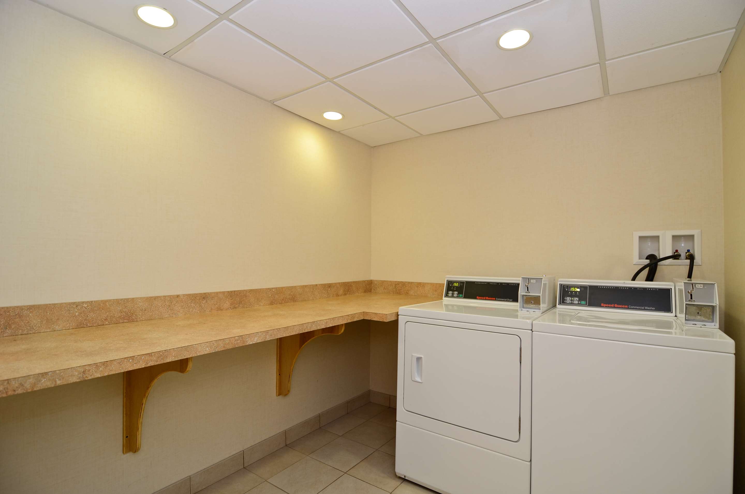 Property amenity | Hampton Inn Fall River/Westport