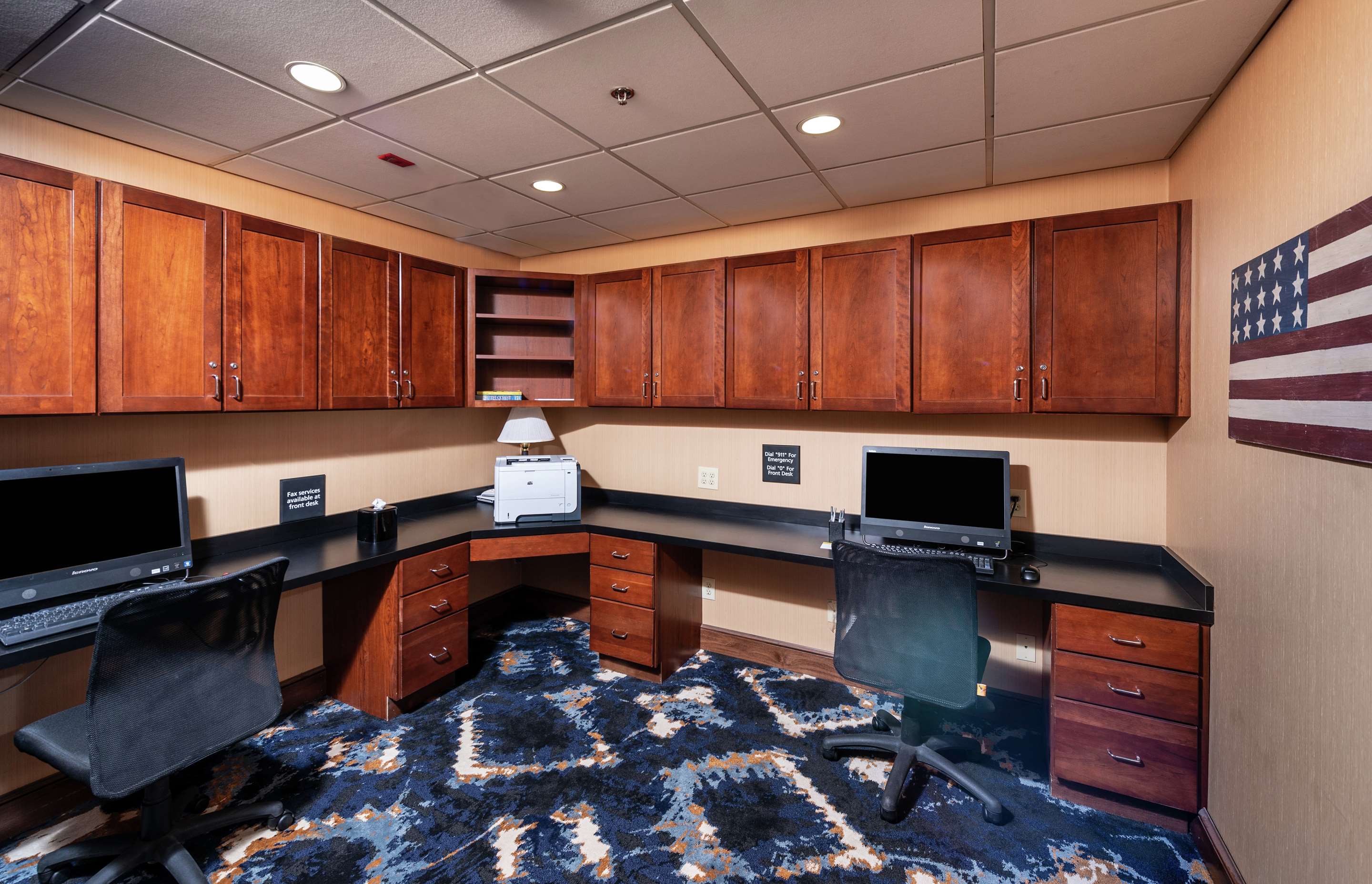Business Center | Hampton Inn Fall River/Westport
