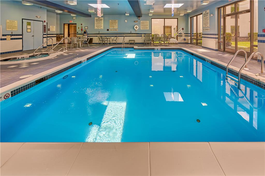Hampton Inn Flemington - Tap to explore photos