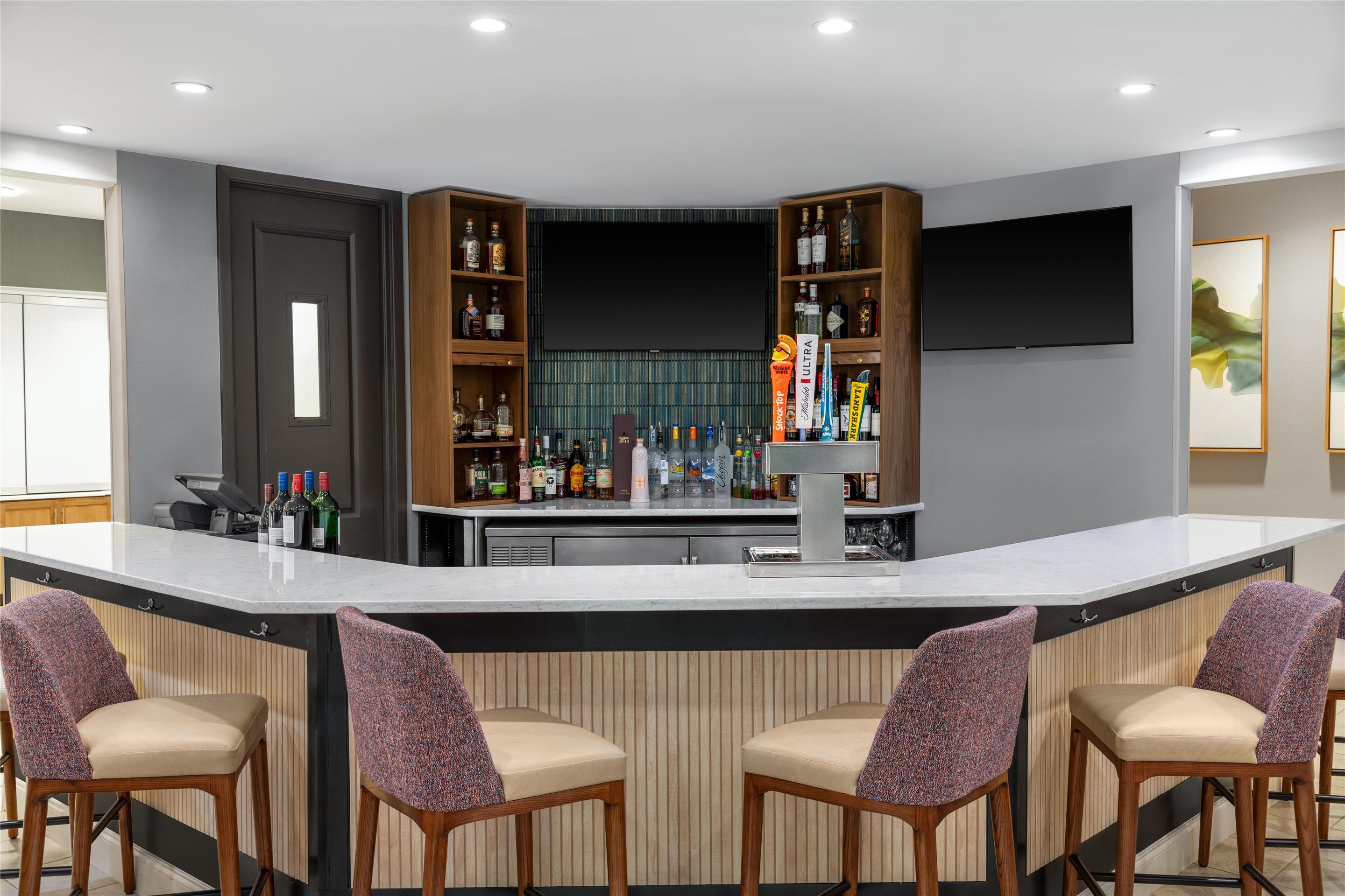 BarLounge | Embassy Suites by Hilton Fort Myers Estero