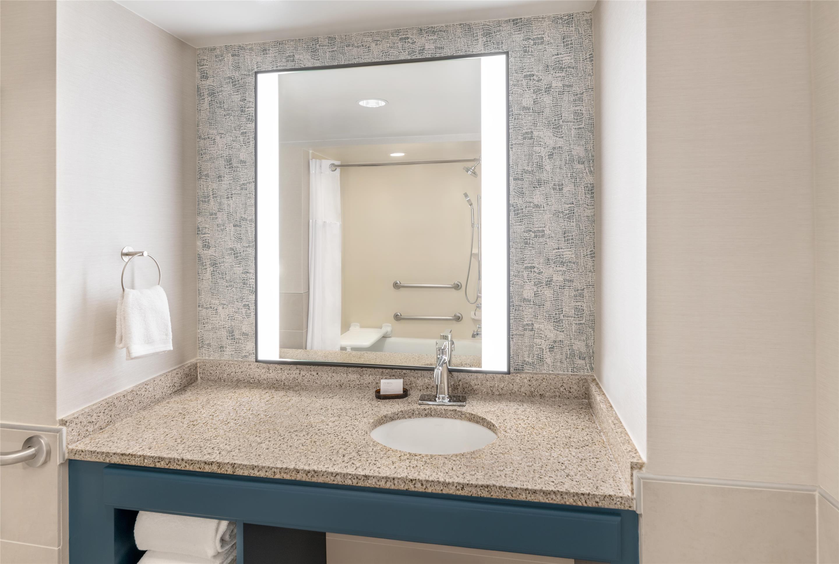 Guest room bath
