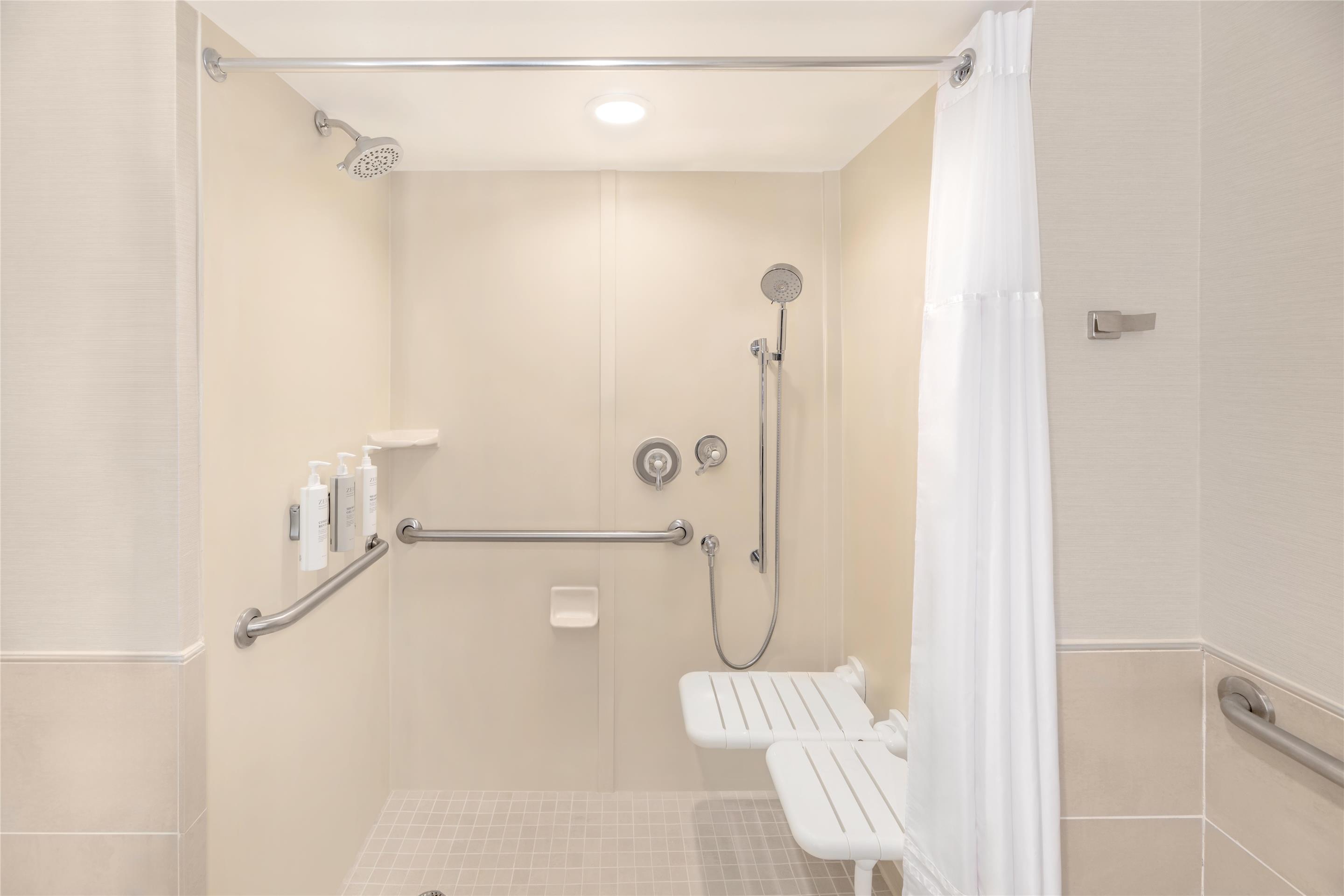 Guest room bath