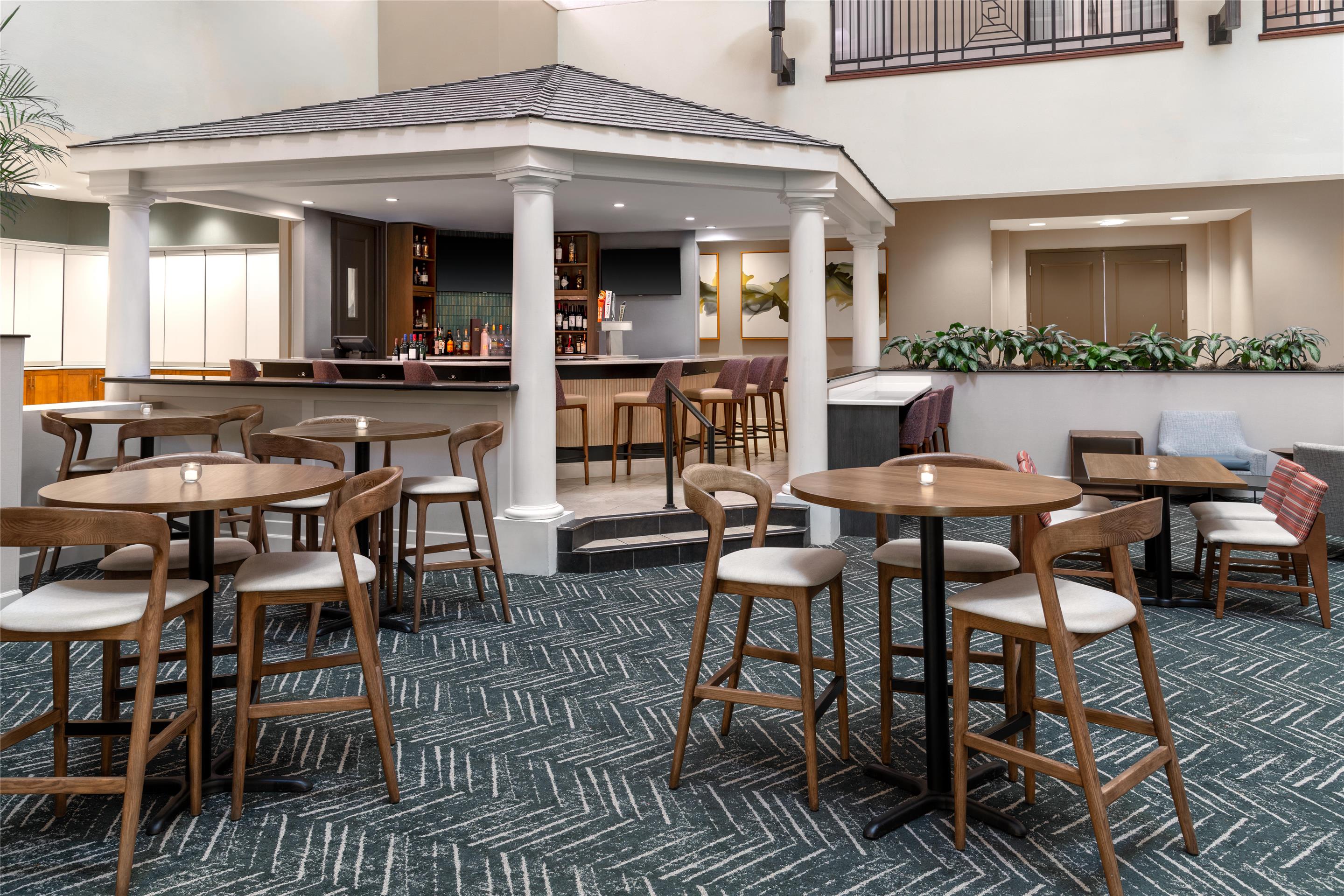 Restaurant | Embassy Suites by Hilton Fort Myers Estero