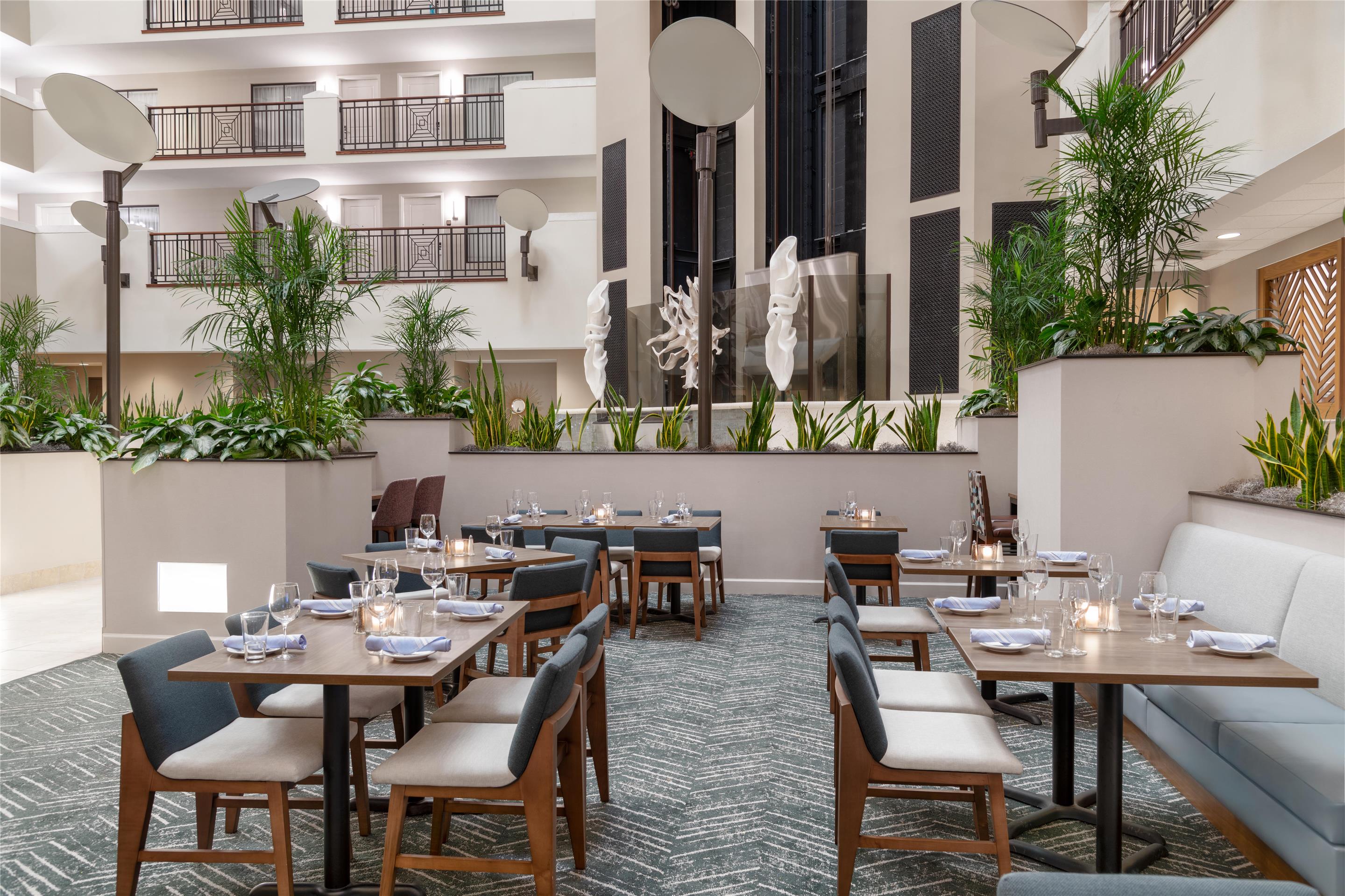 Restaurant | Embassy Suites by Hilton Fort Myers Estero