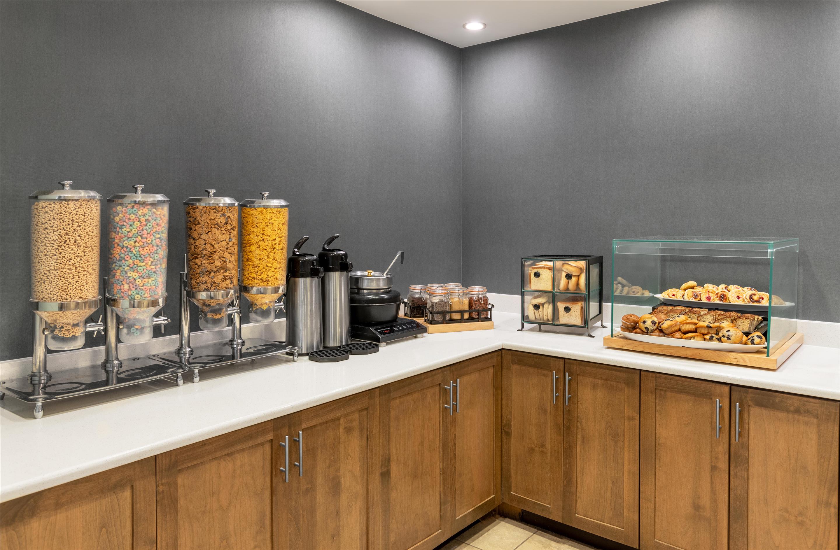 Breakfast Area | Embassy Suites by Hilton Fort Myers Estero