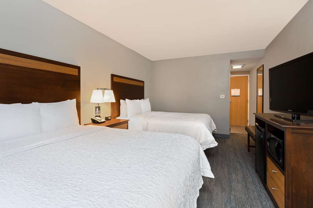 Hampton Inn & Suites Fort Myers Beach/Sanibel Gateway, FL - Tap to explore photos