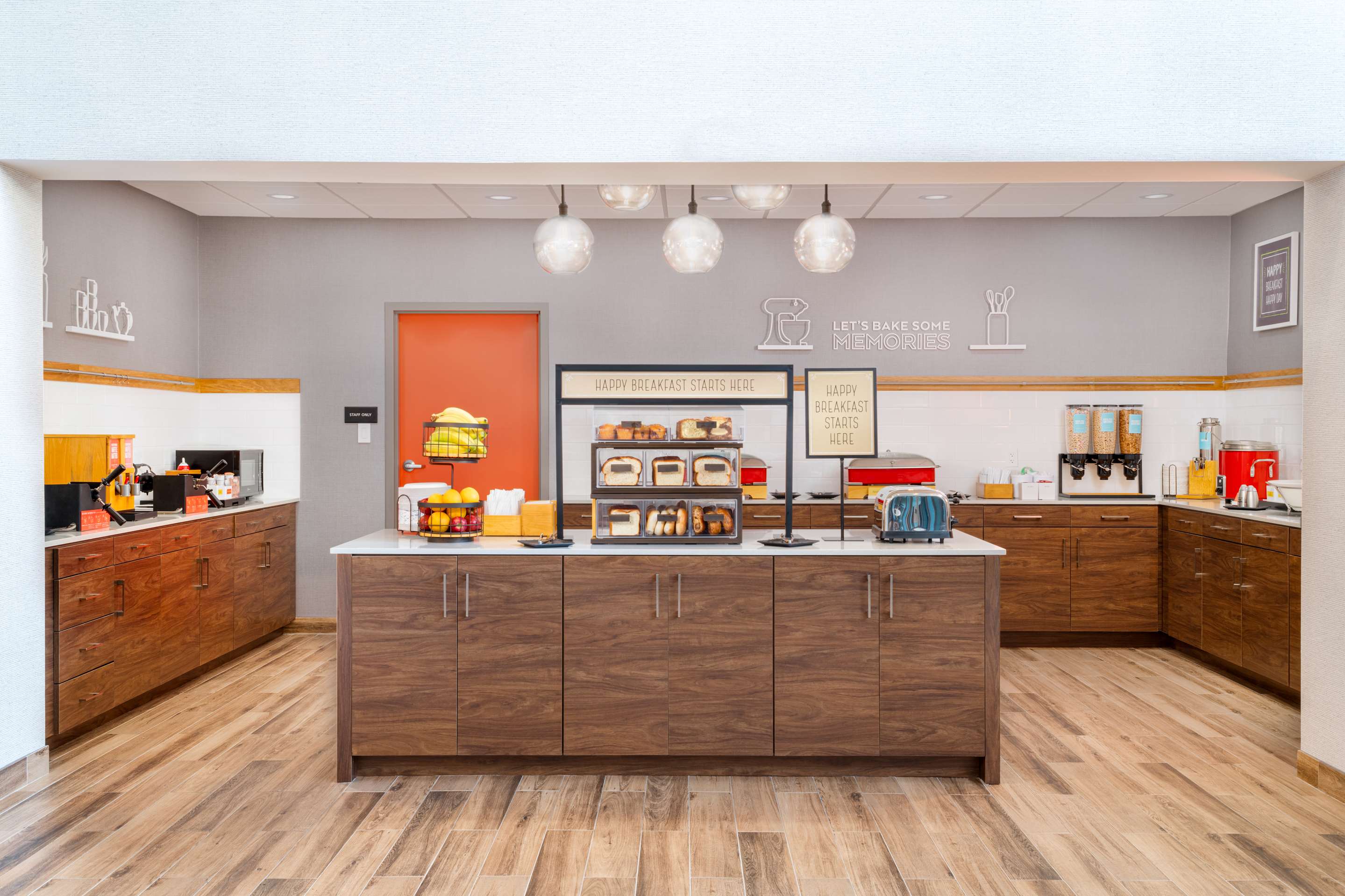 Breakfast Area | Hampton Inn & Suites Fort Myers Beach/Sanibel Gateway