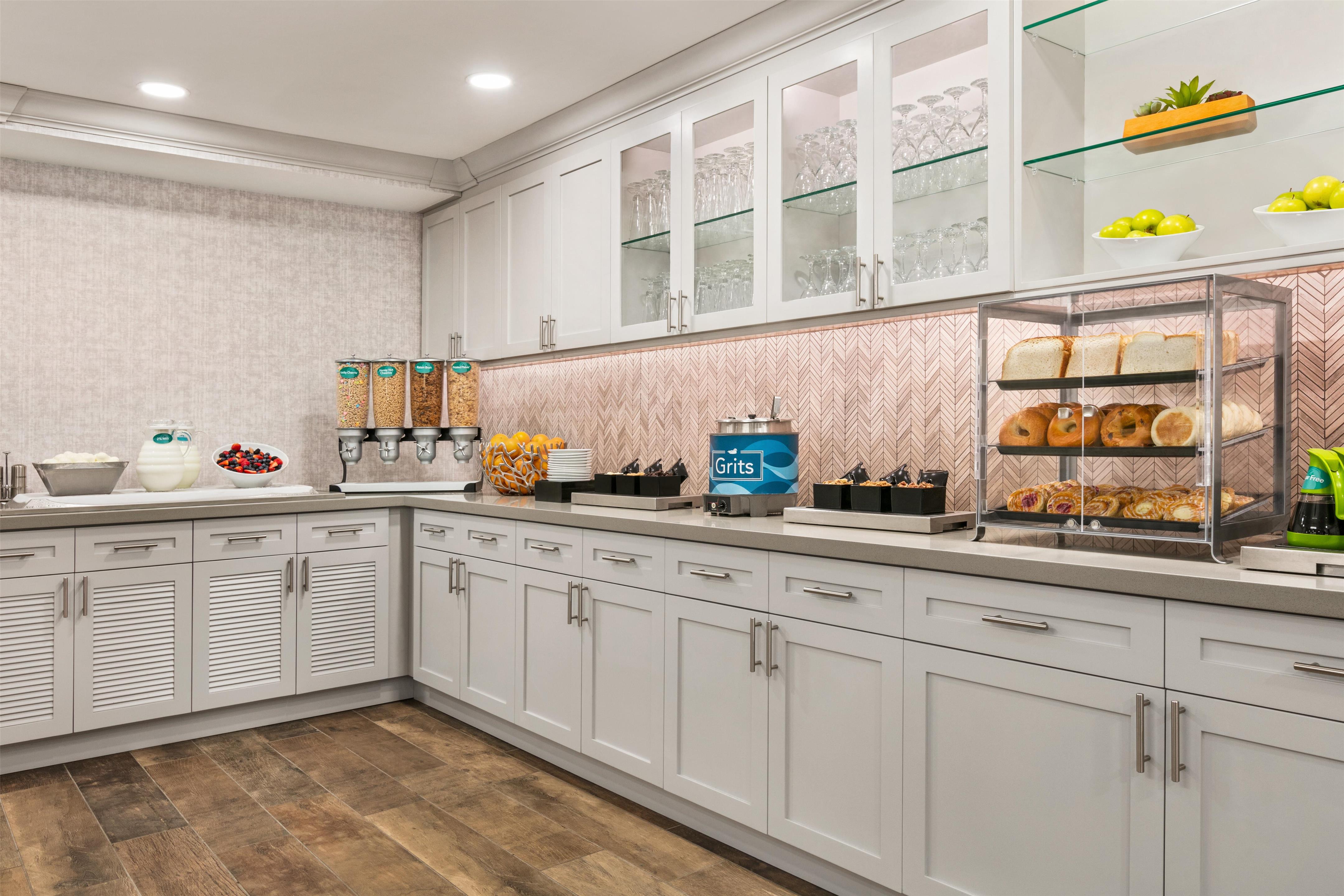 Breakfast Area | Homewood Suites by Hilton - Fort Myers