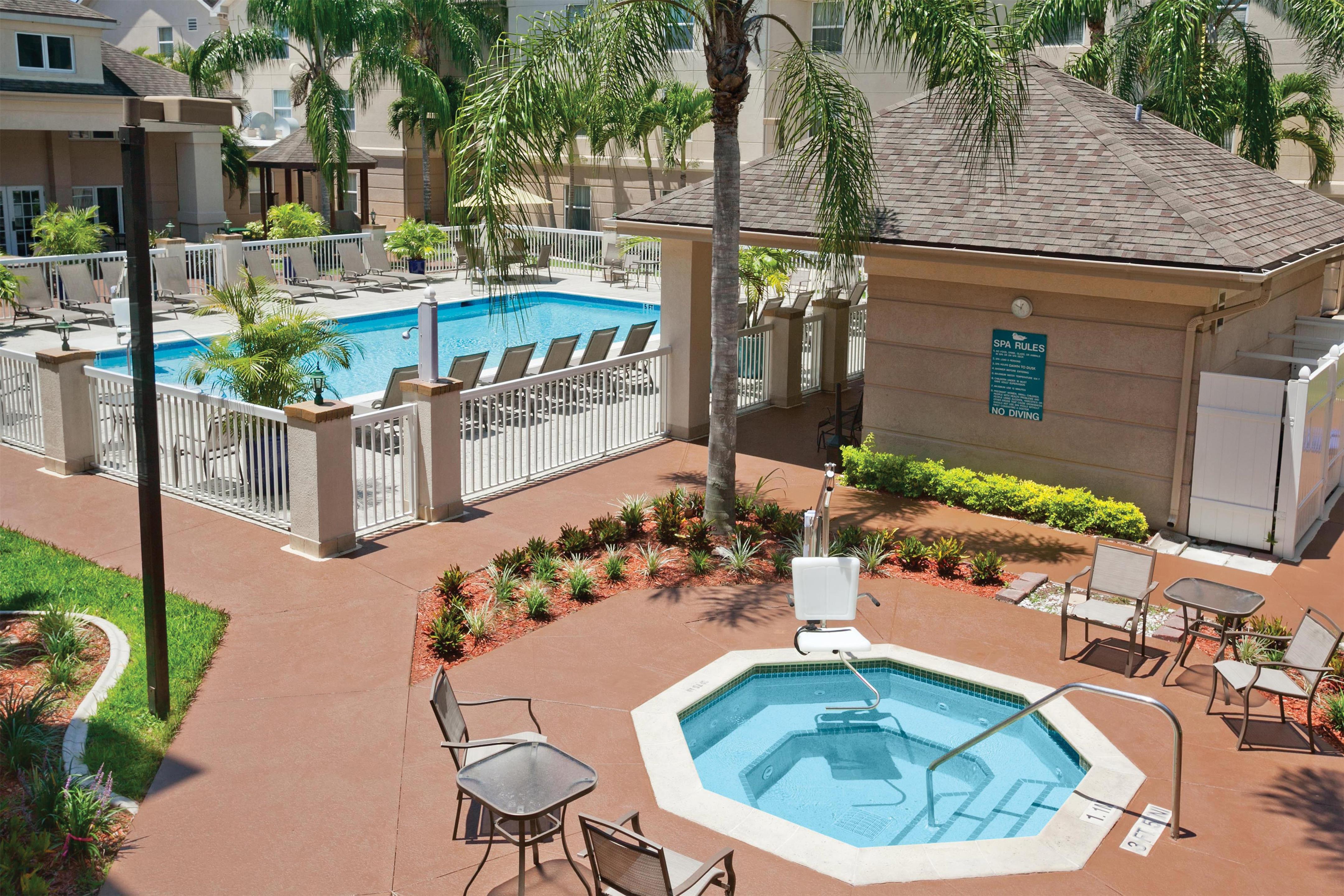 Pool | Homewood Suites by Hilton - Fort Myers
