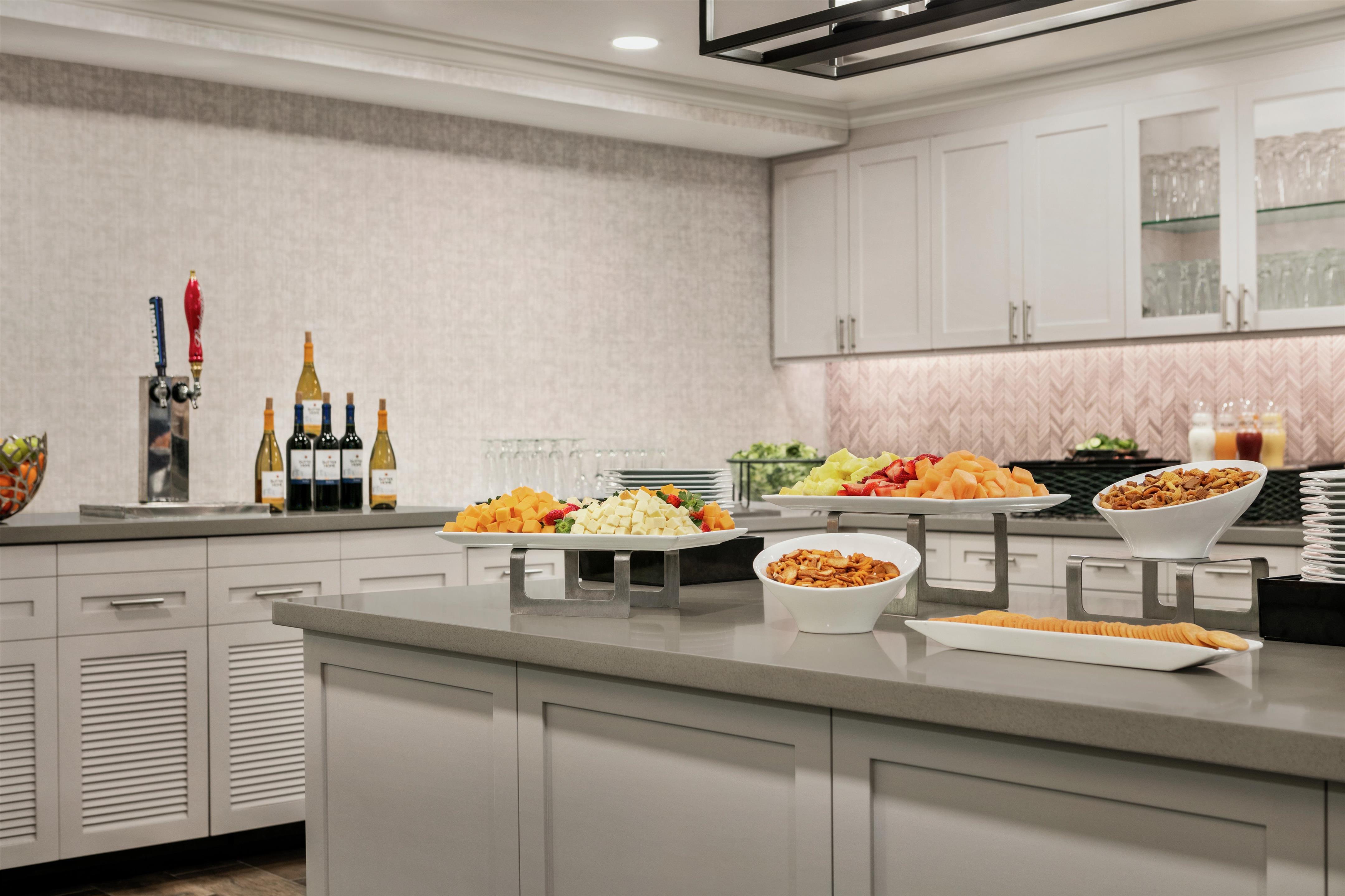 BarLounge | Homewood Suites by Hilton - Fort Myers