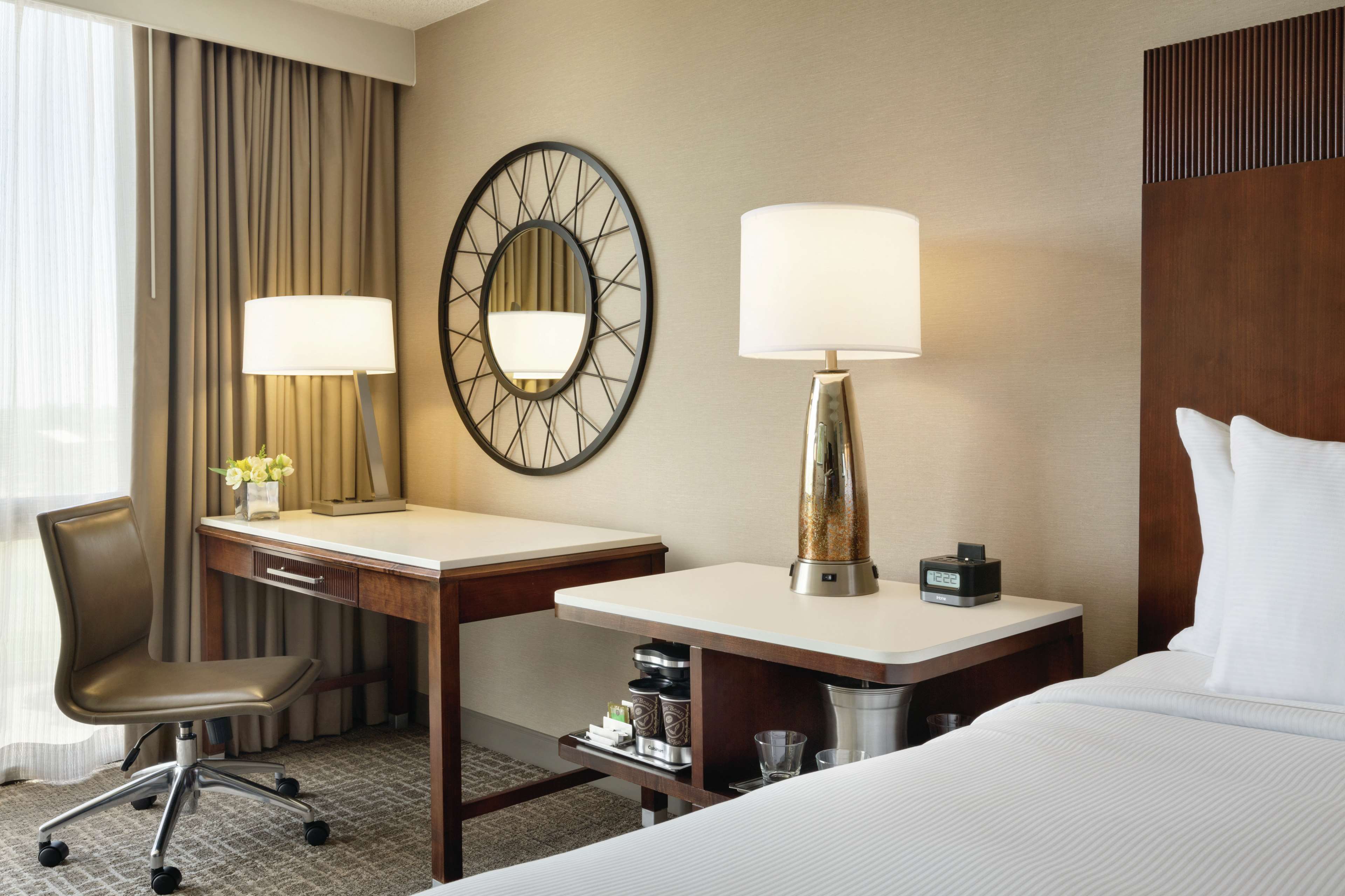Hilton Fort Collins Room Type - 1 QUEEN BED