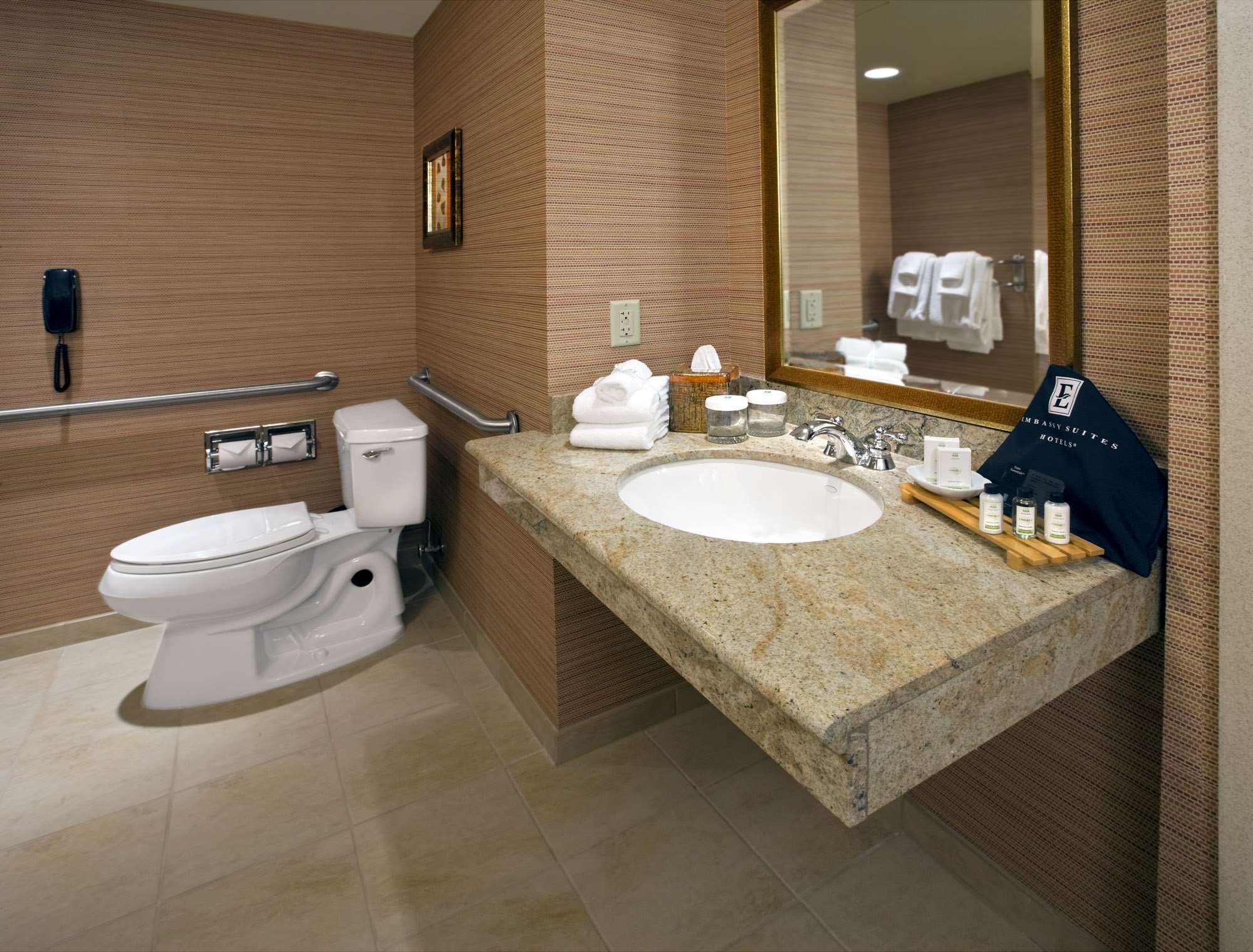 Guest room bath