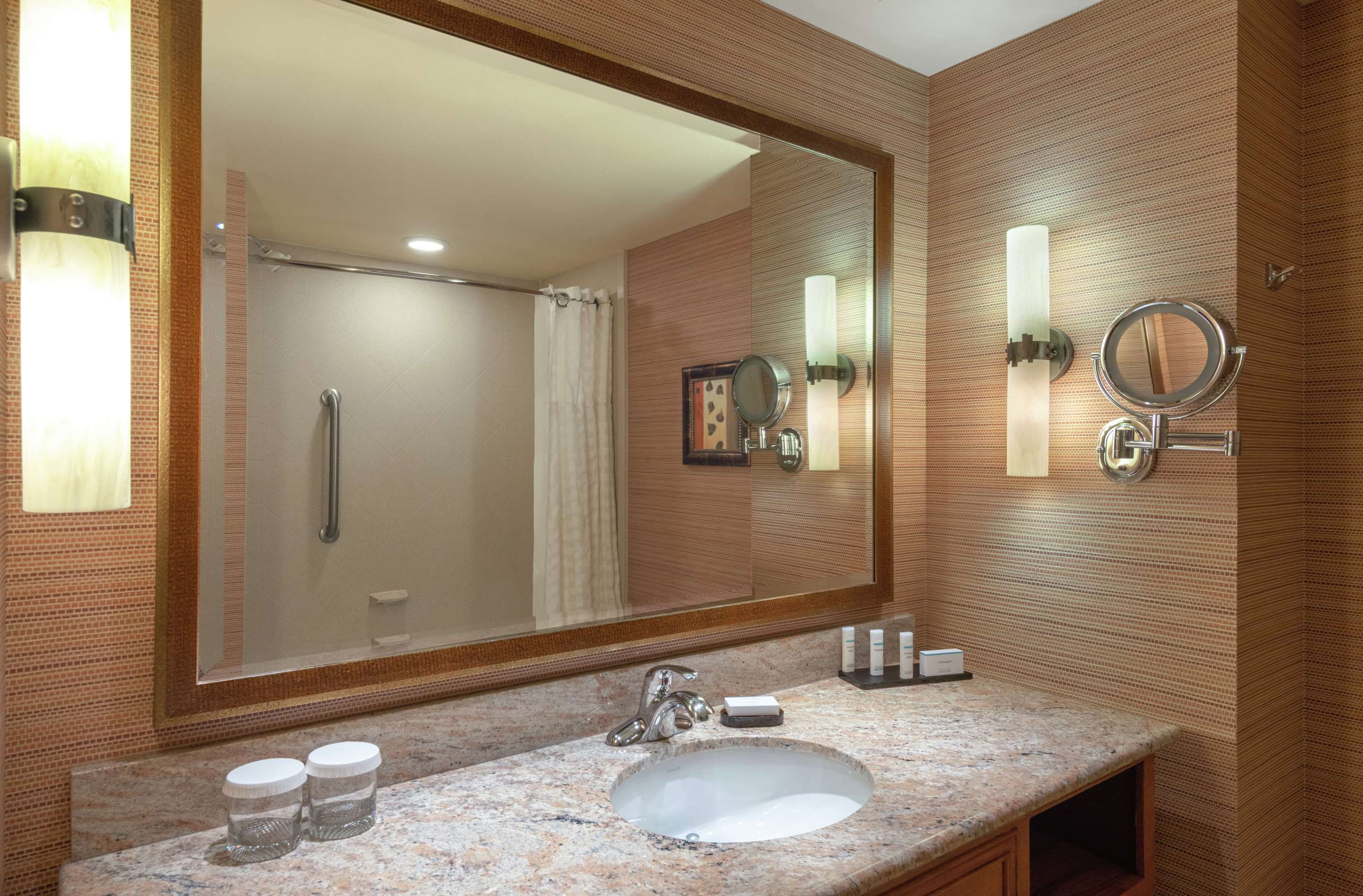 Guest room bath