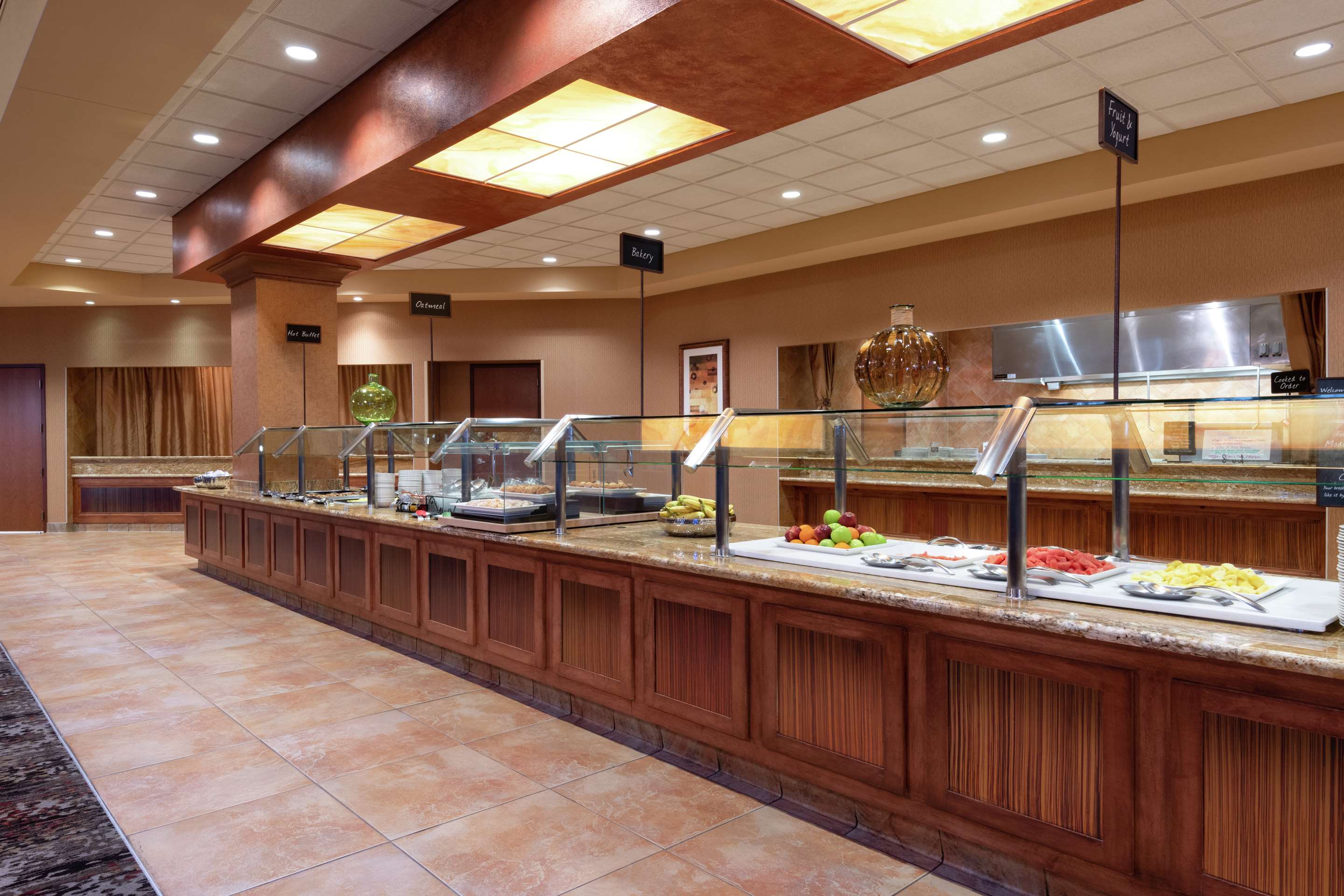 Restaurant | Embassy Suites by Hilton Loveland Conference Center