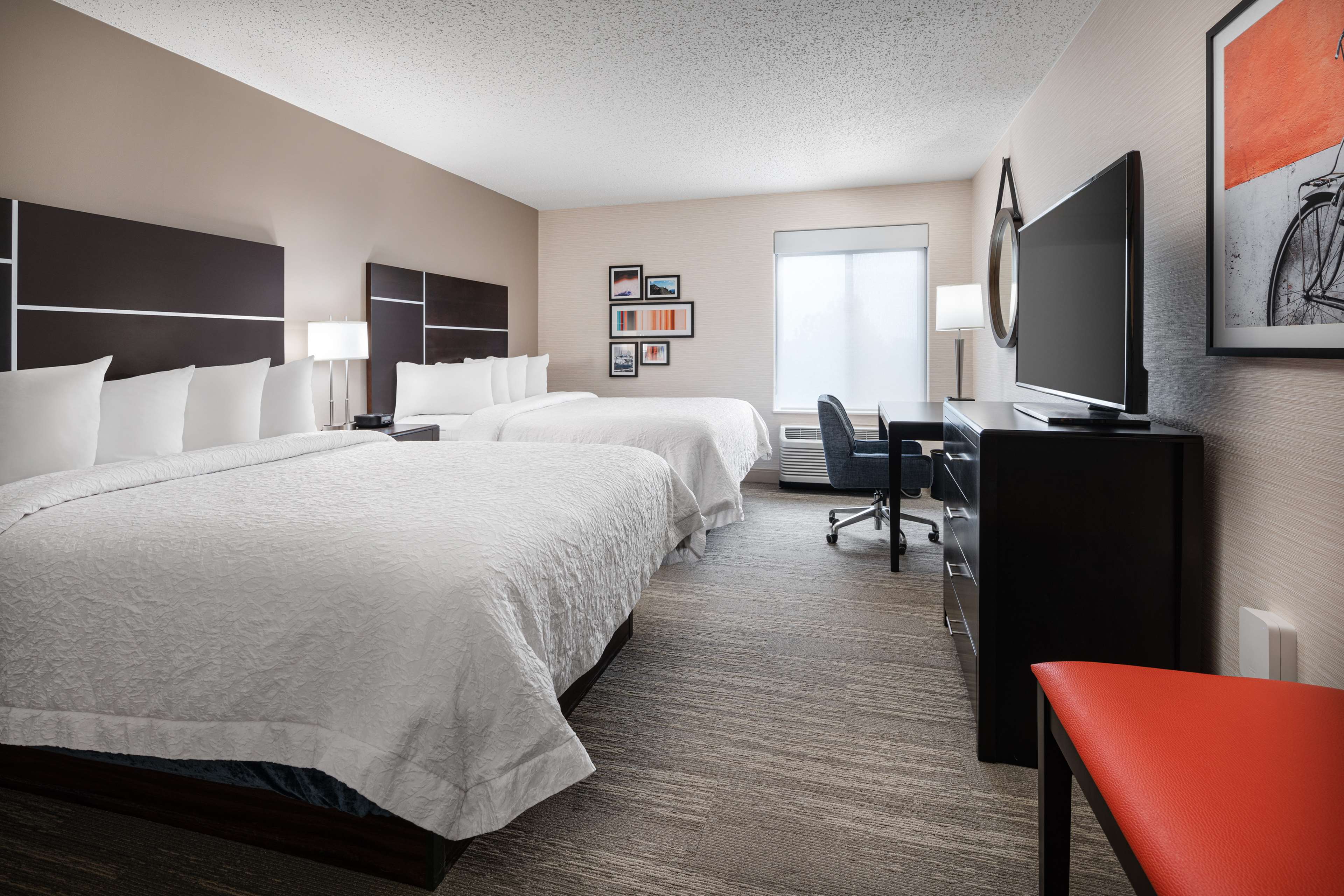 Hampton Inn by Hilton Loveland - Tap to explore photos