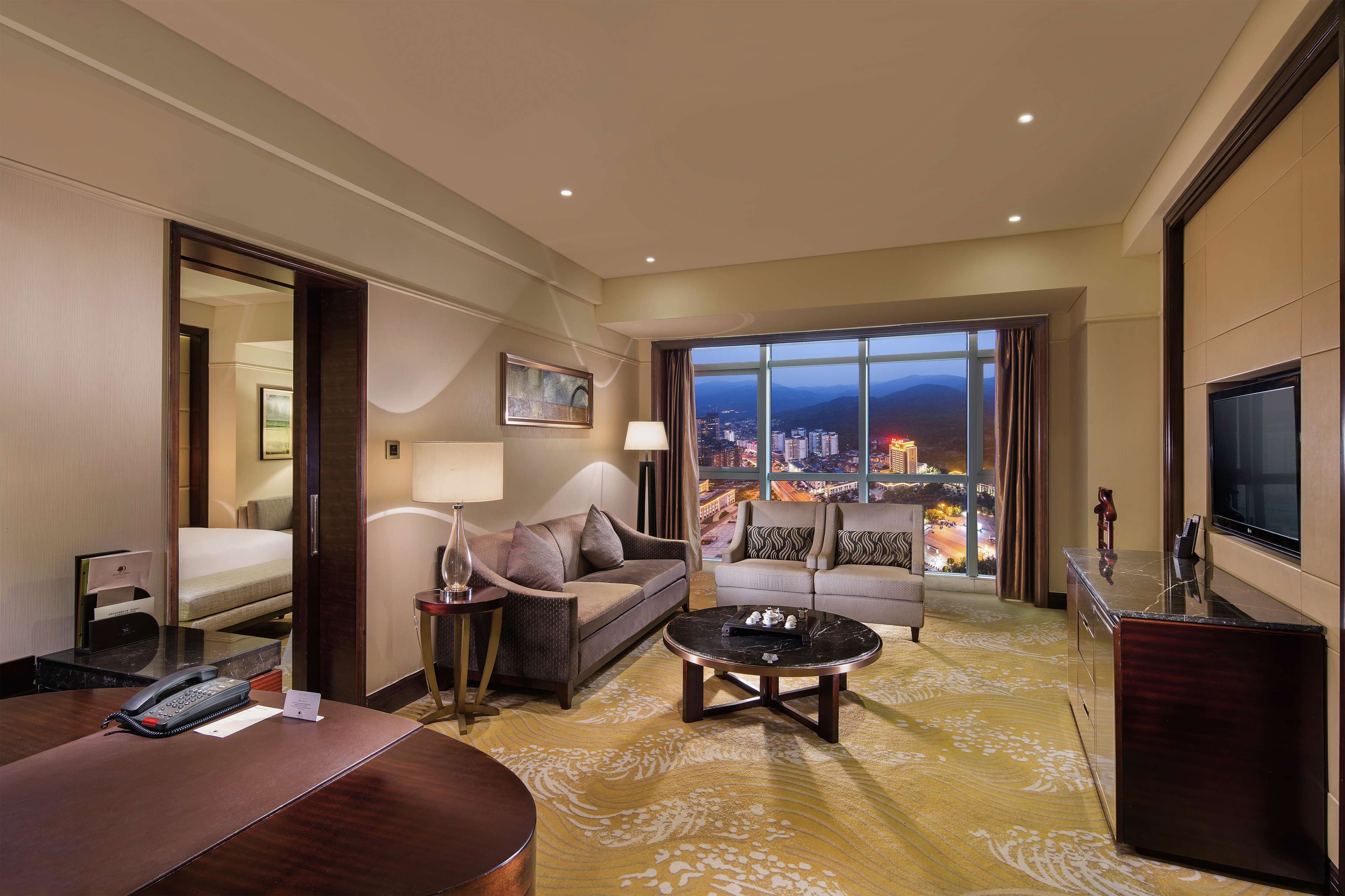 DoubleTree by Hilton Putian Room Type - 1 KING BED EXECUTIVE STE