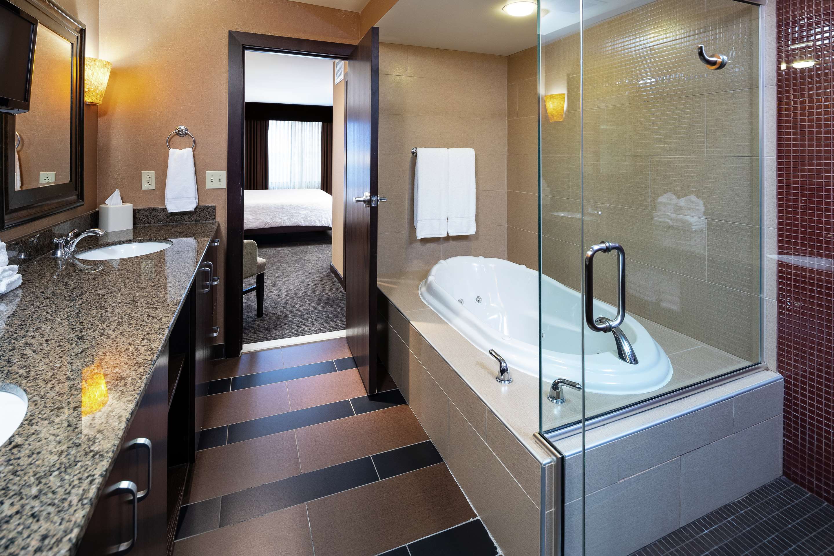Guest room bath
