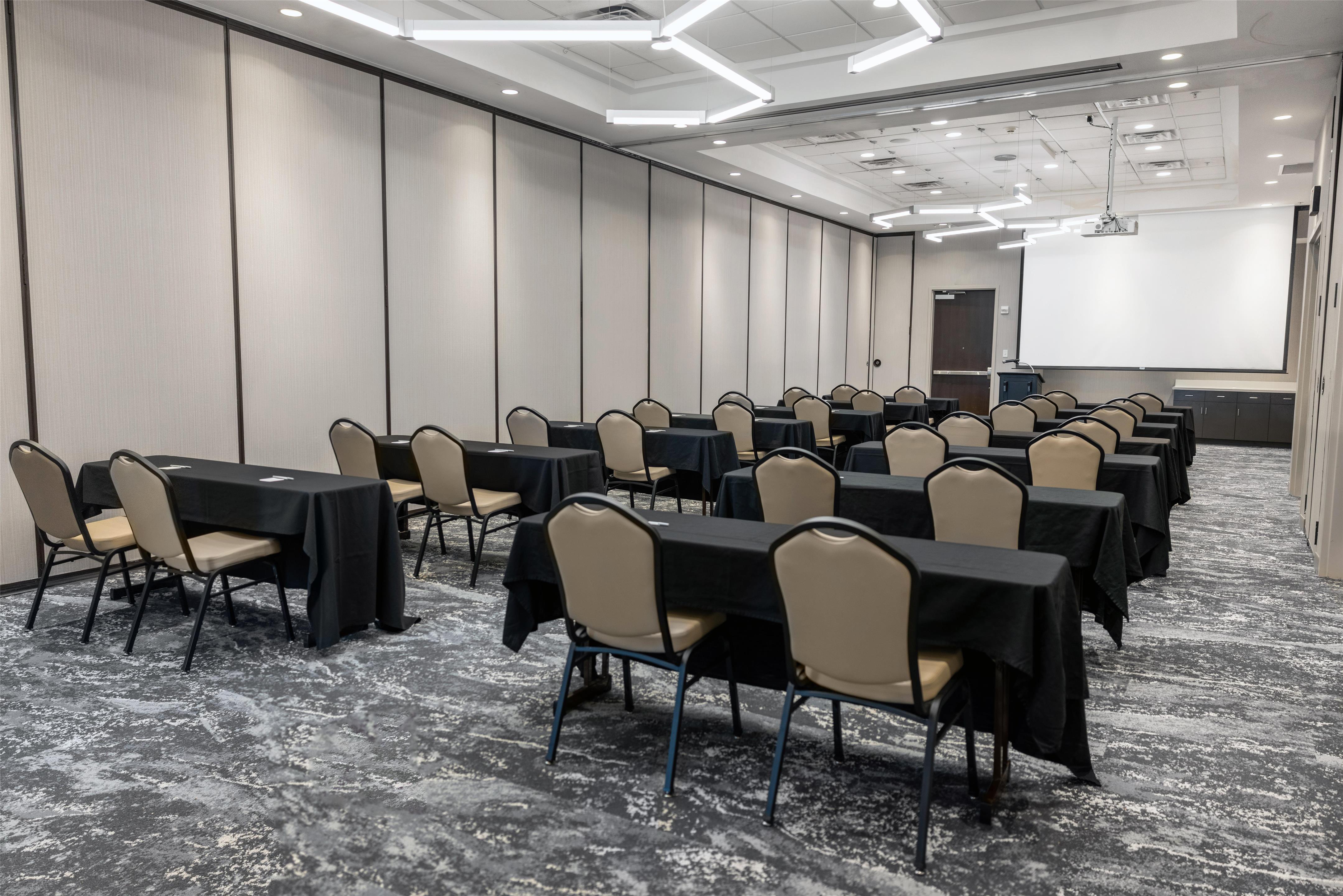 Meeting Room | Hilton Garden Inn Sioux Falls South