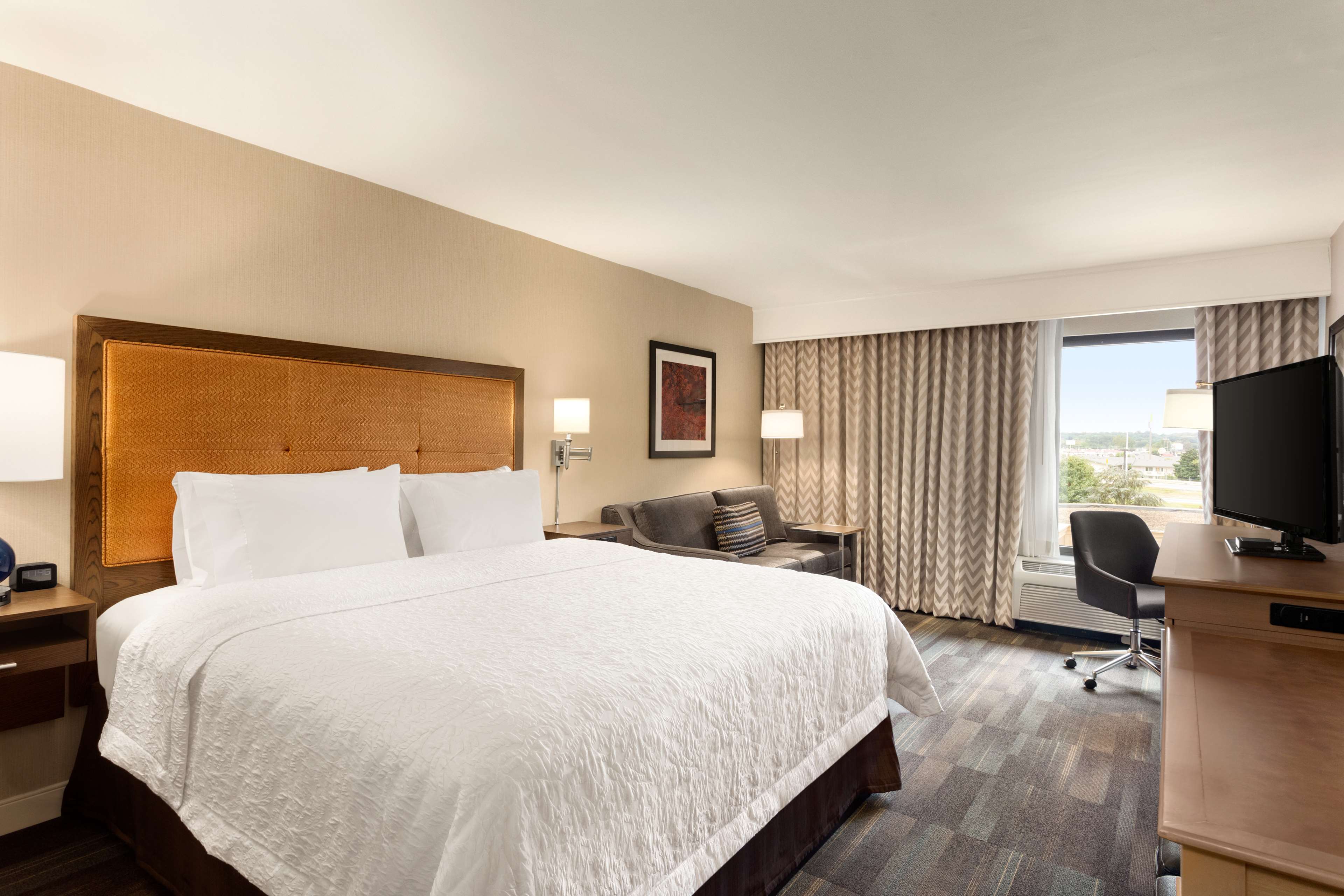 Hampton Inn by Hilton Fort Smith Room Type - KING STUDY-NON SMOKING