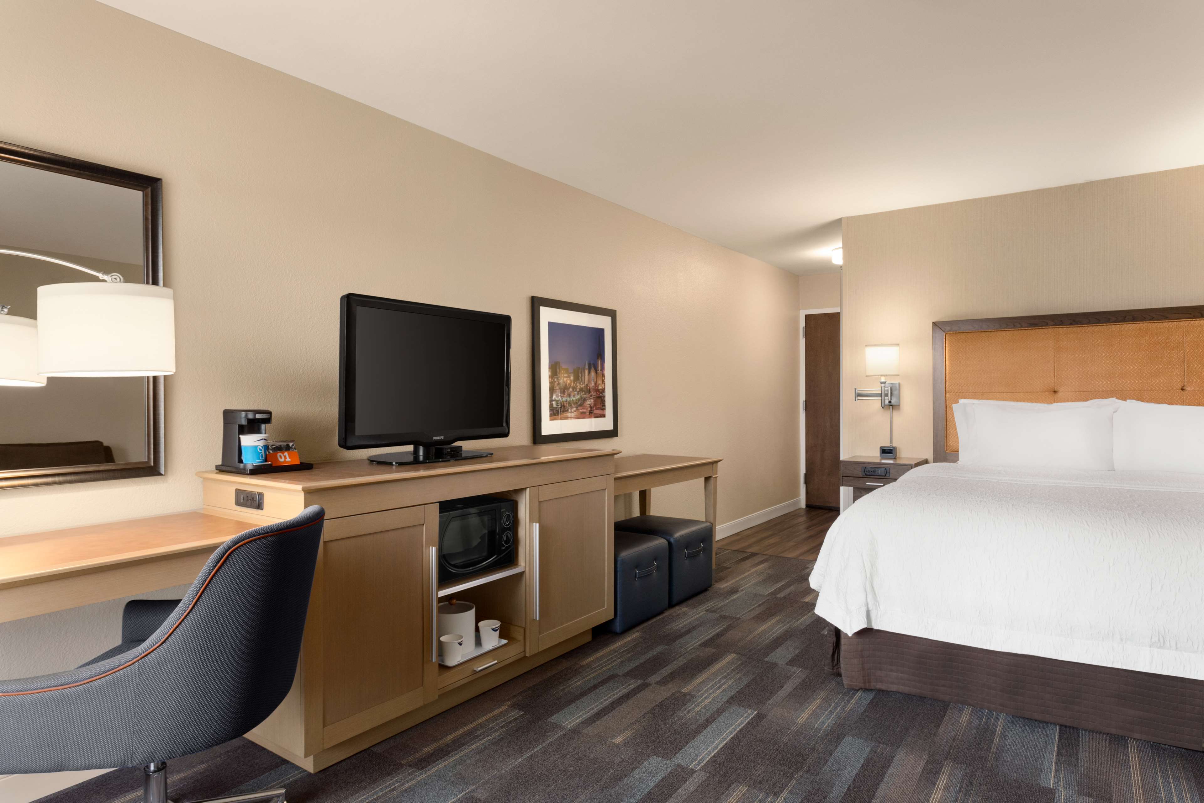 Hampton Inn by Hilton Fort Smith Room Type - KING STANDARD-NON SMOKING