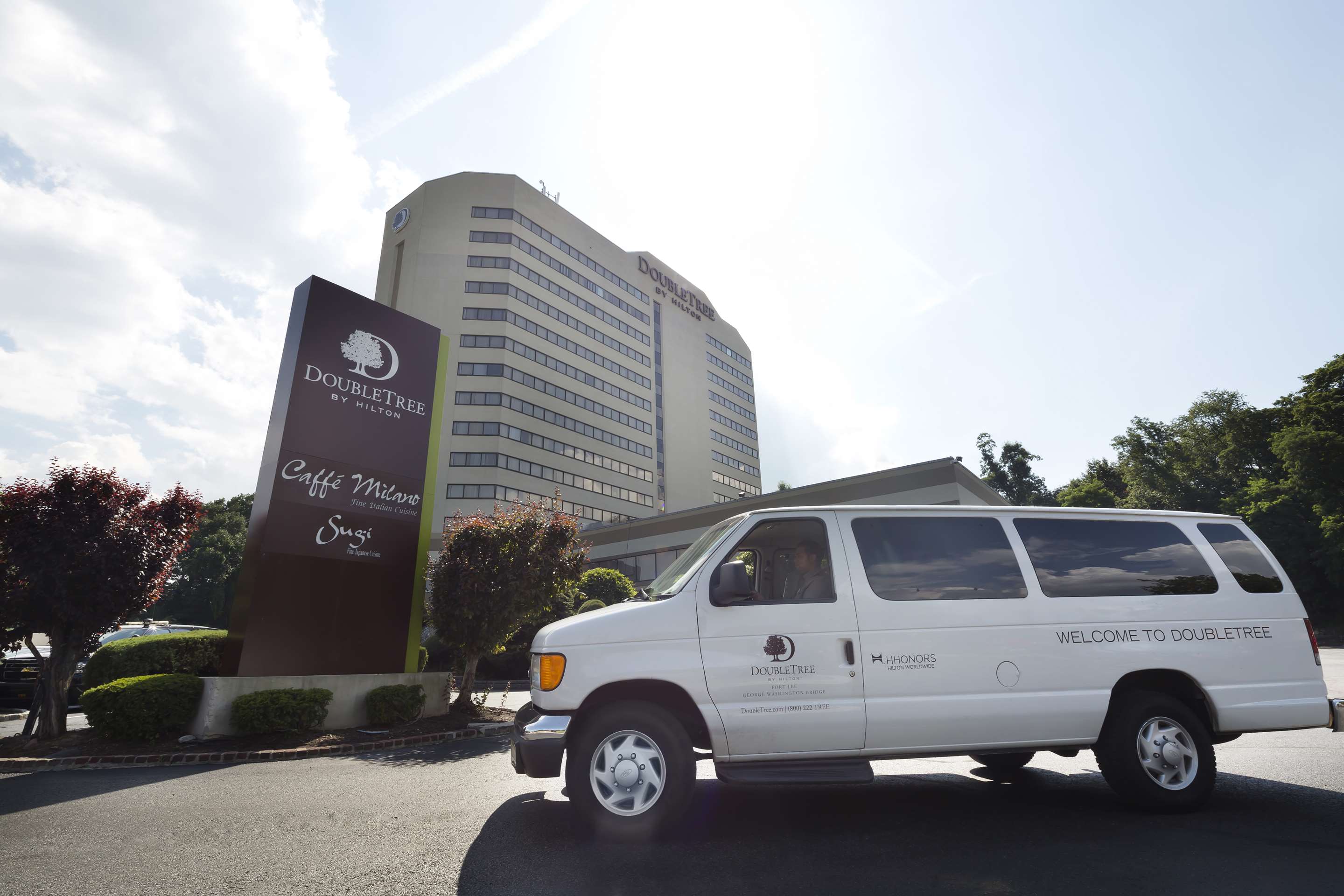 Exterior | DoubleTree by Hilton Fort Lee - George Washington Bridge