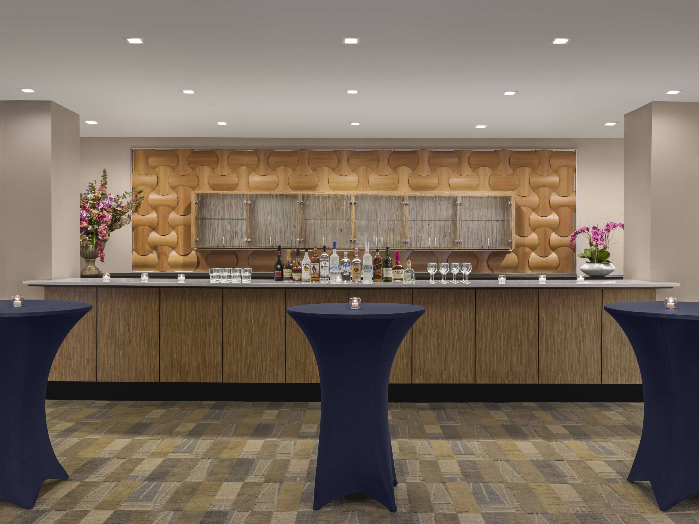 Restaurant | DoubleTree by Hilton Fort Lee - George Washington Bridge