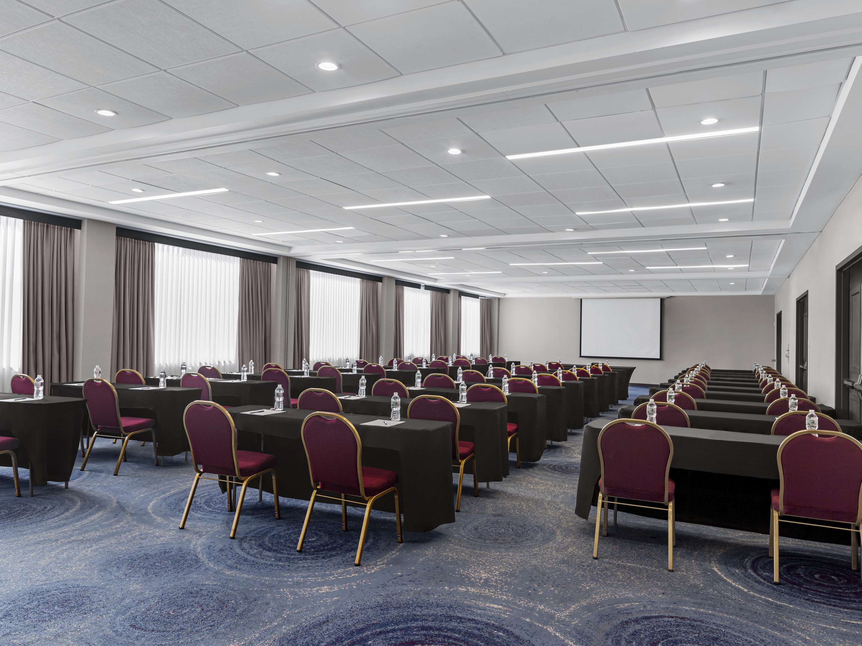 Meeting Room | DoubleTree by Hilton Fort Lee - George Washington Bridge