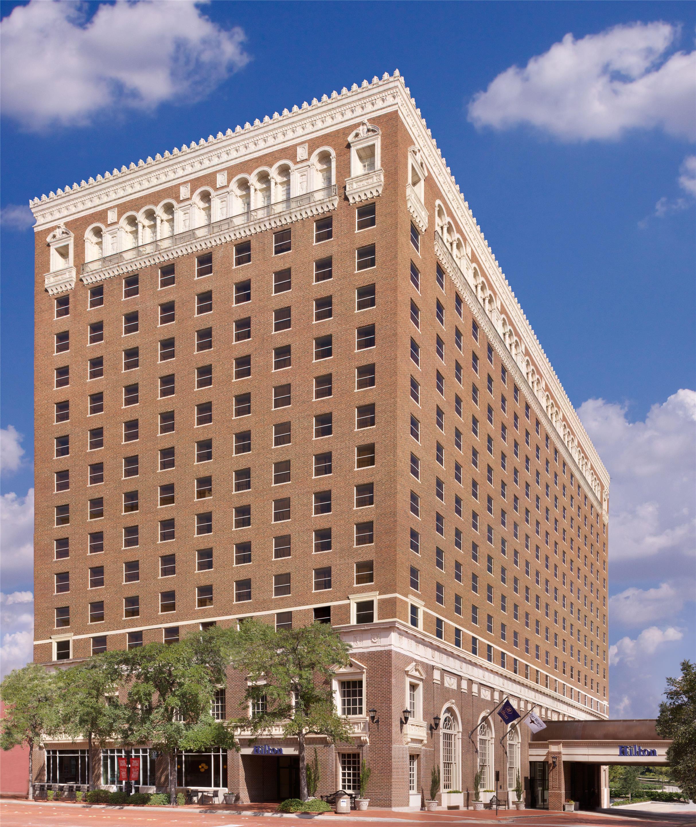 Exterior | Hilton Fort Worth