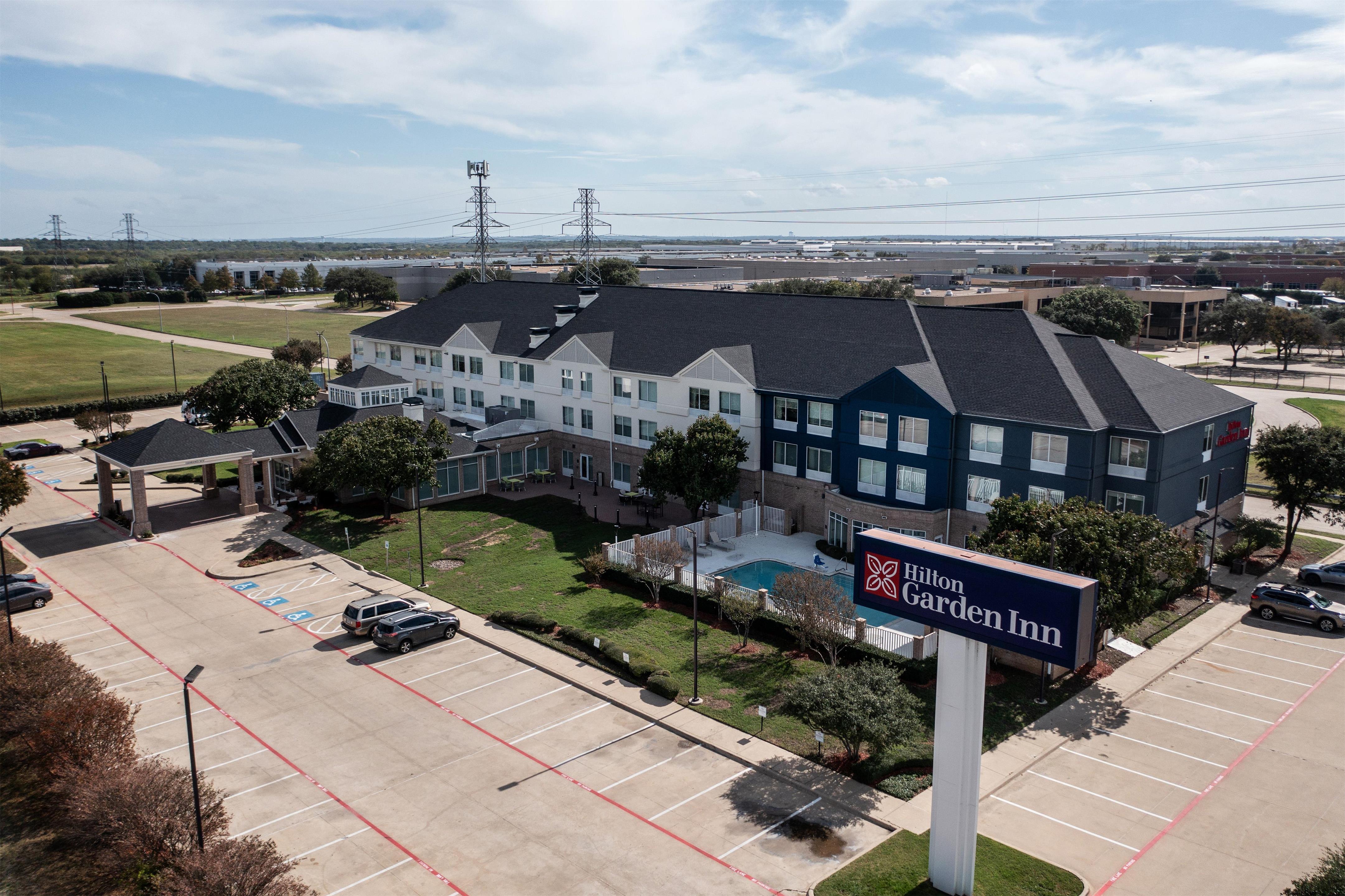 Exterior | Hilton Garden Inn Fort Worth / Fossil Creek
