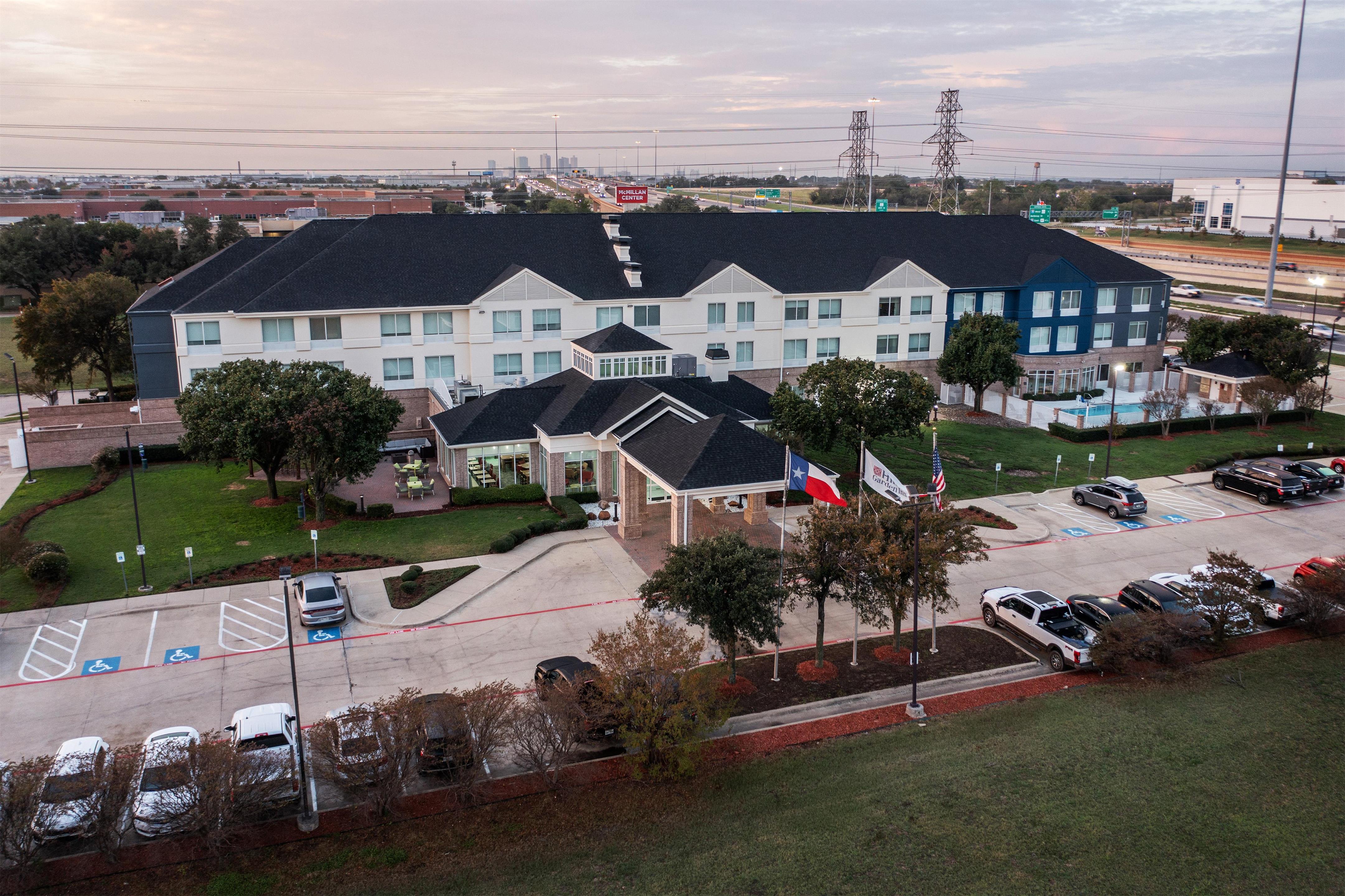 Exterior | Hilton Garden Inn Fort Worth / Fossil Creek