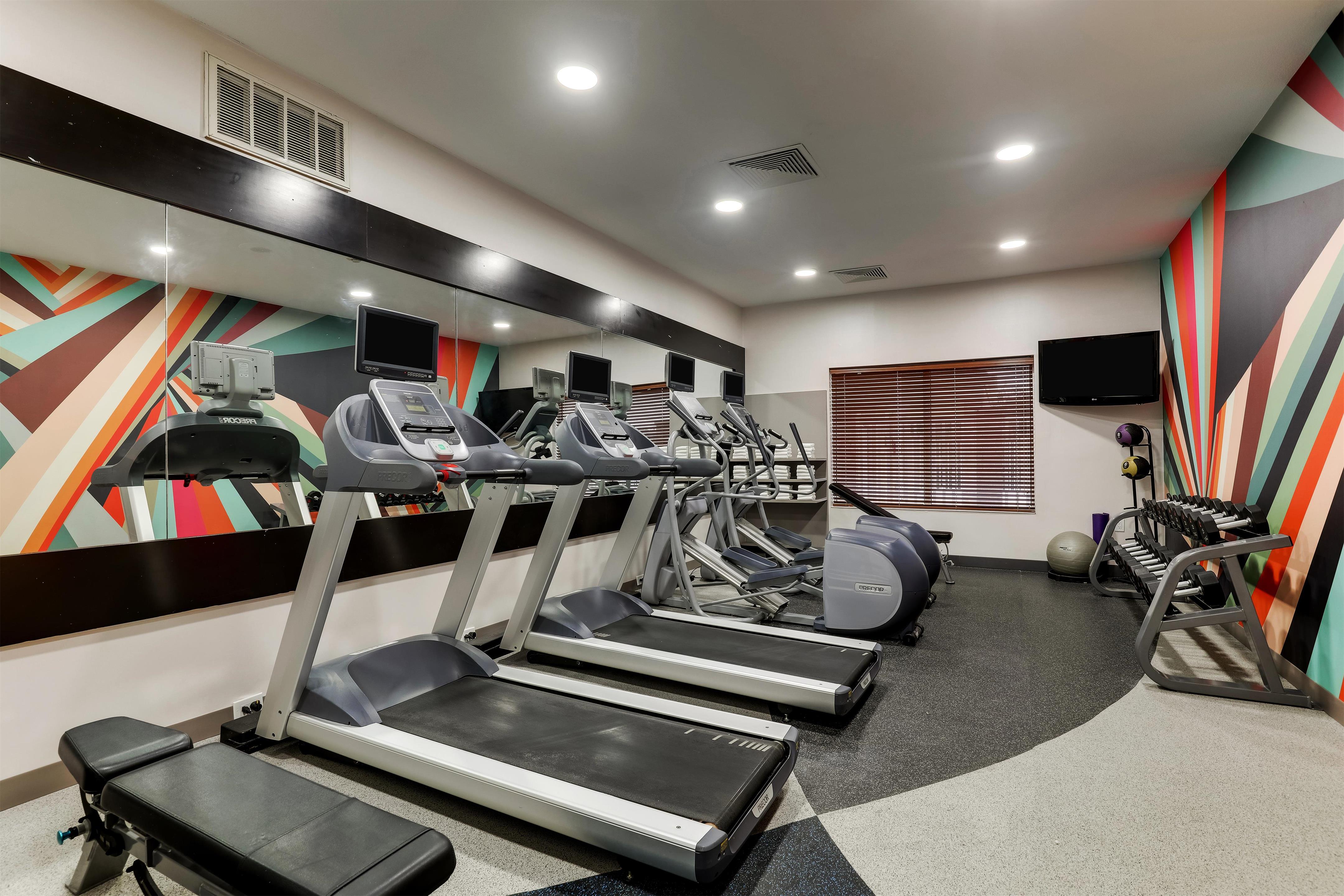 Health club fitness center gym | Hilton Garden Inn Fort Worth / Fossil Creek