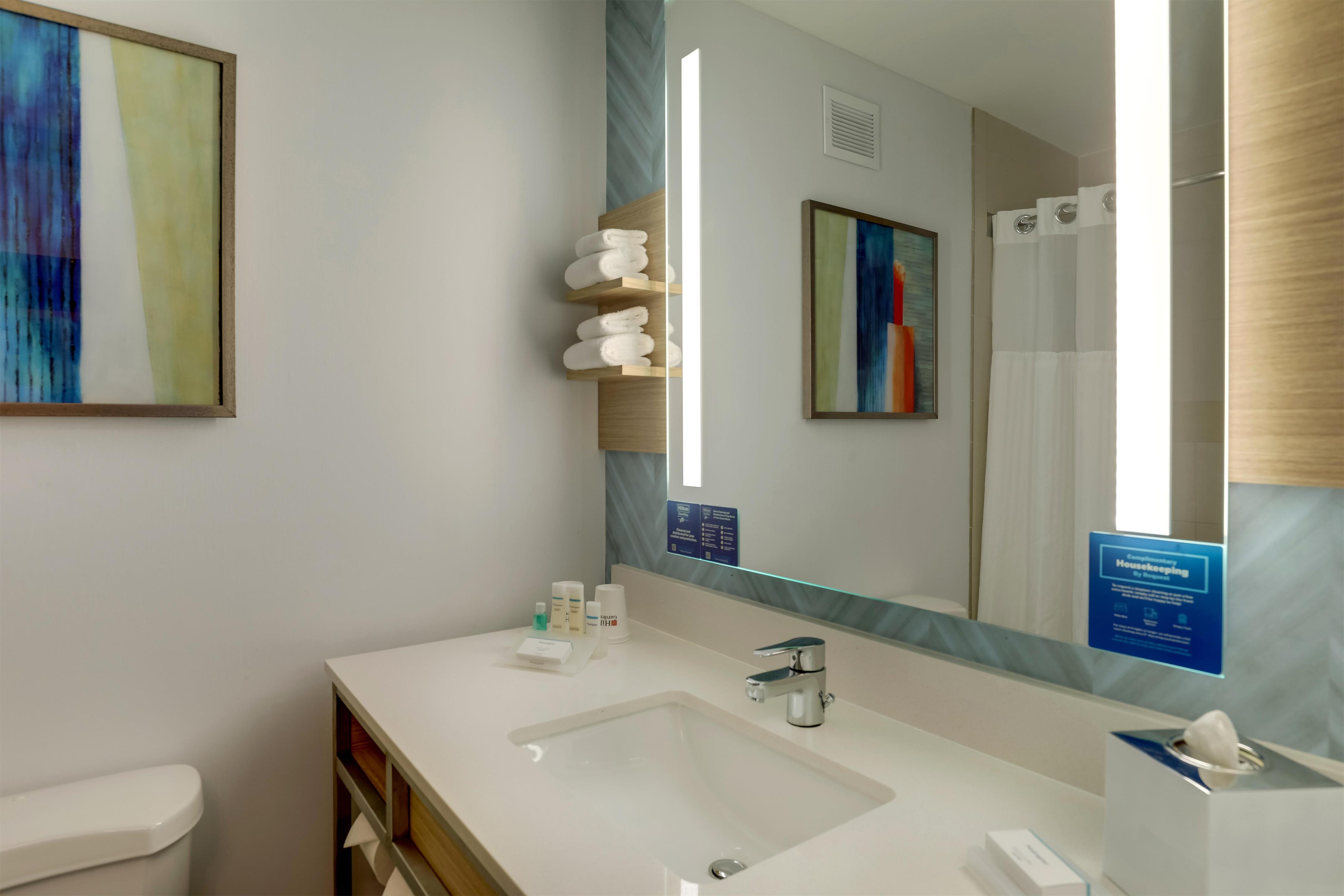 Guest room bath