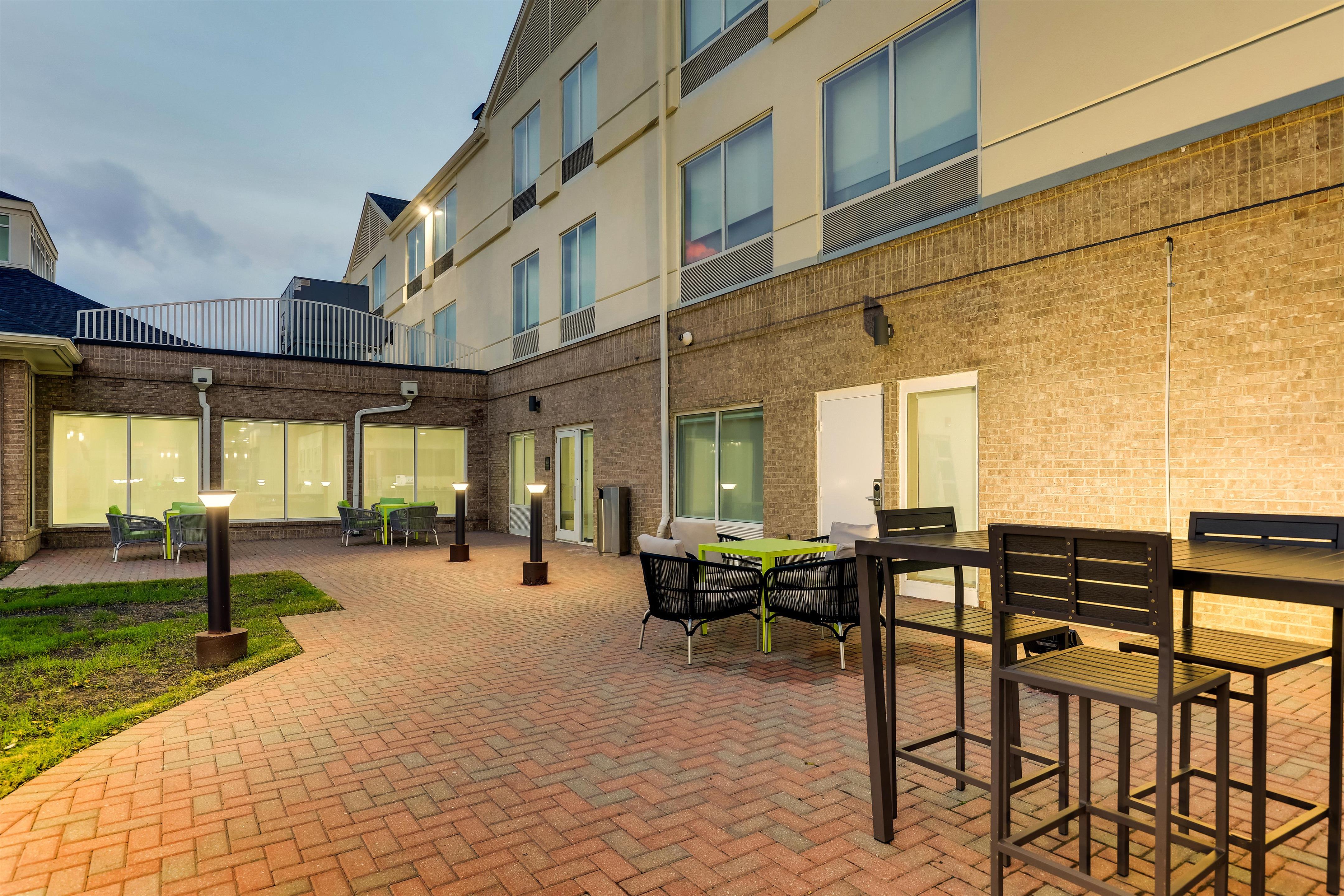 Exterior | Hilton Garden Inn Fort Worth / Fossil Creek