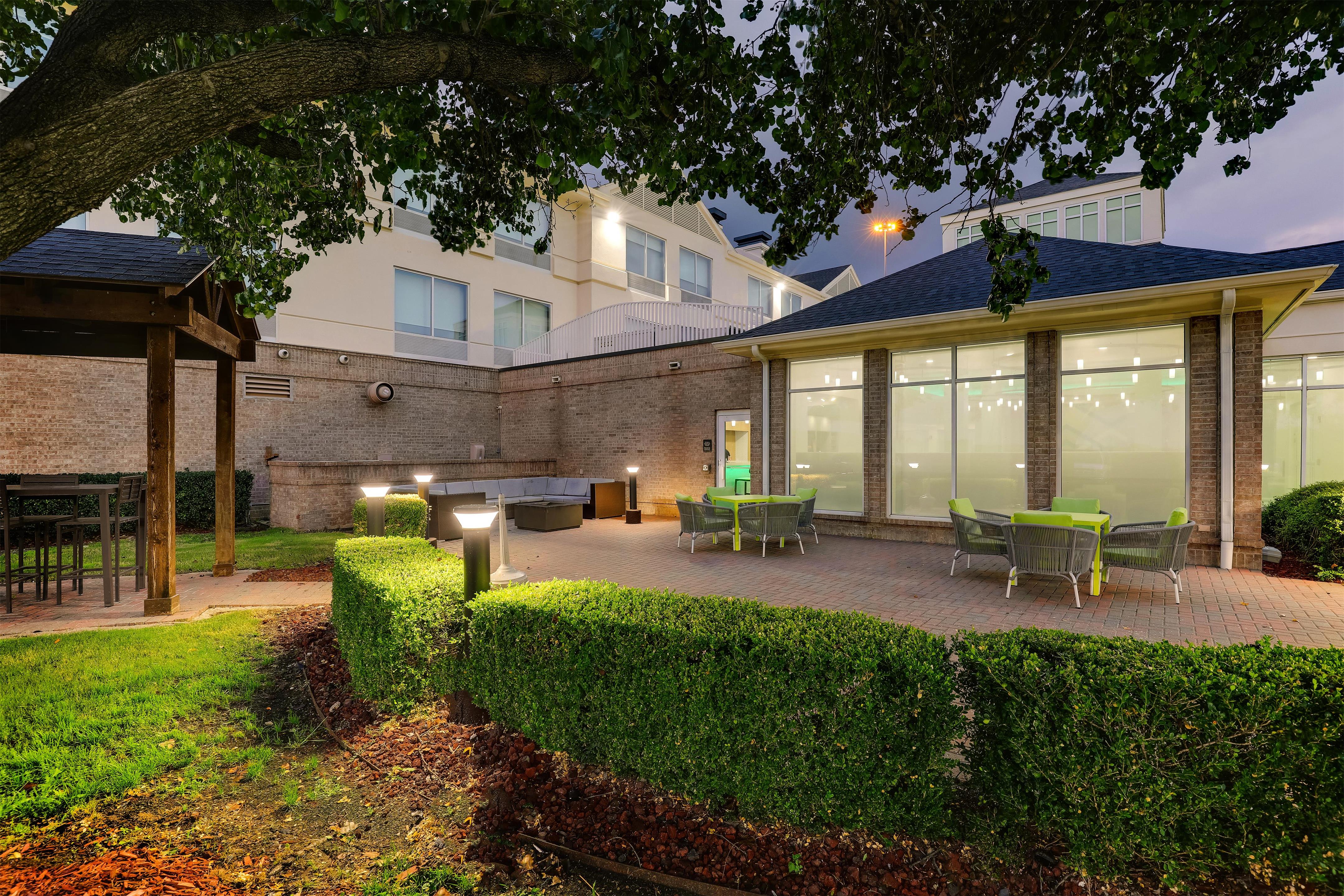 Exterior | Hilton Garden Inn Fort Worth / Fossil Creek