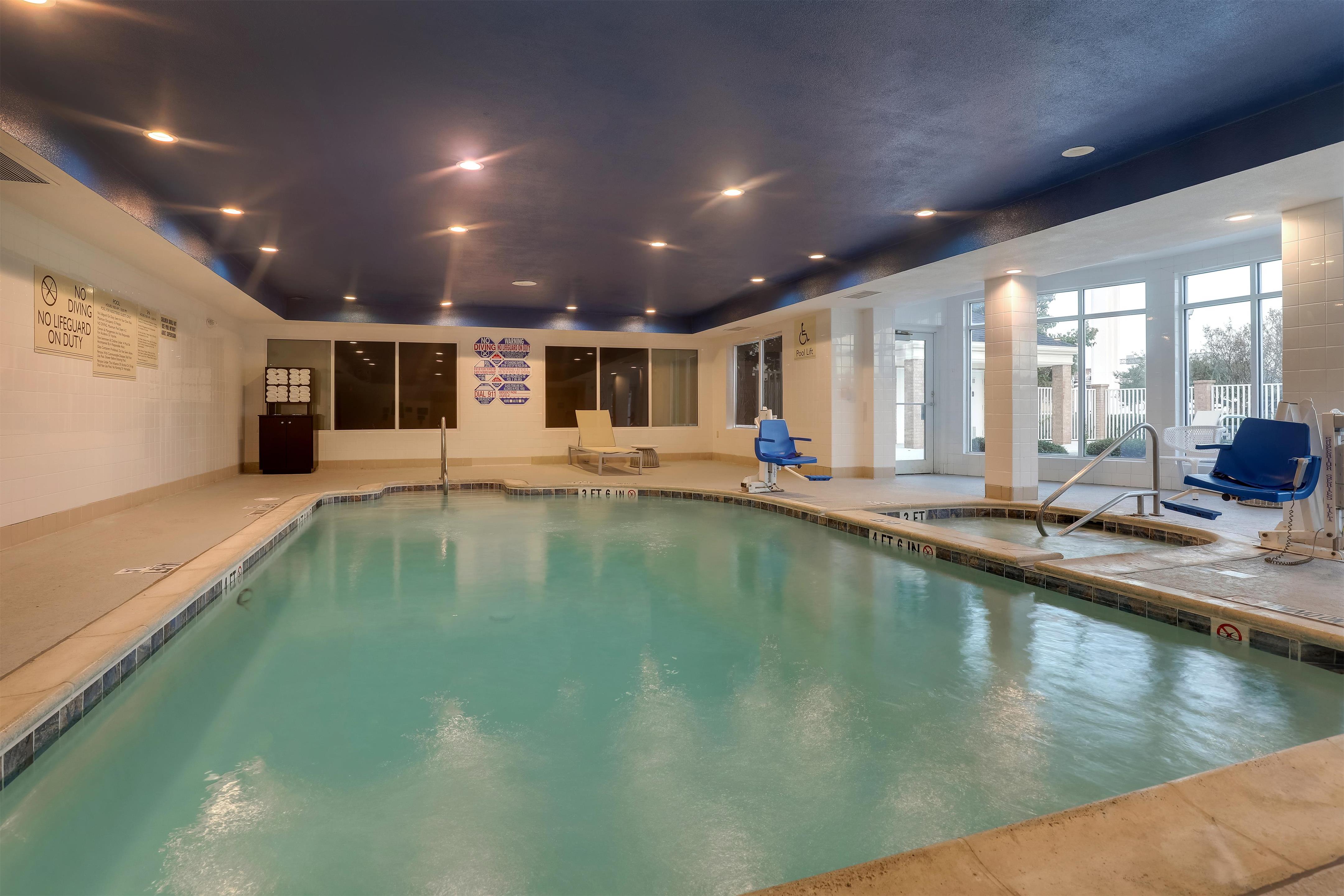 Pool | Hilton Garden Inn Fort Worth / Fossil Creek