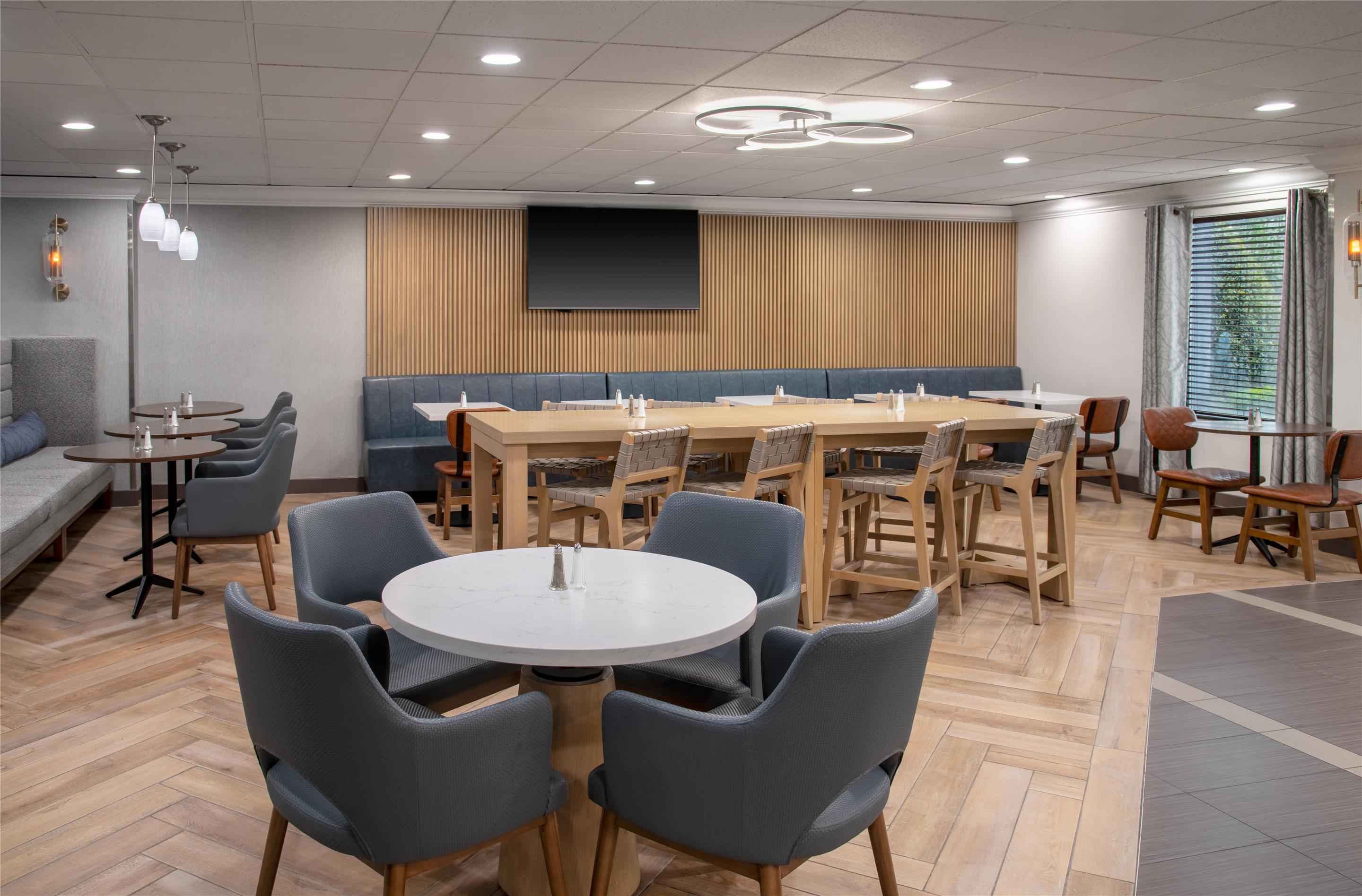 Restaurant | DoubleTree by Hilton Springdale