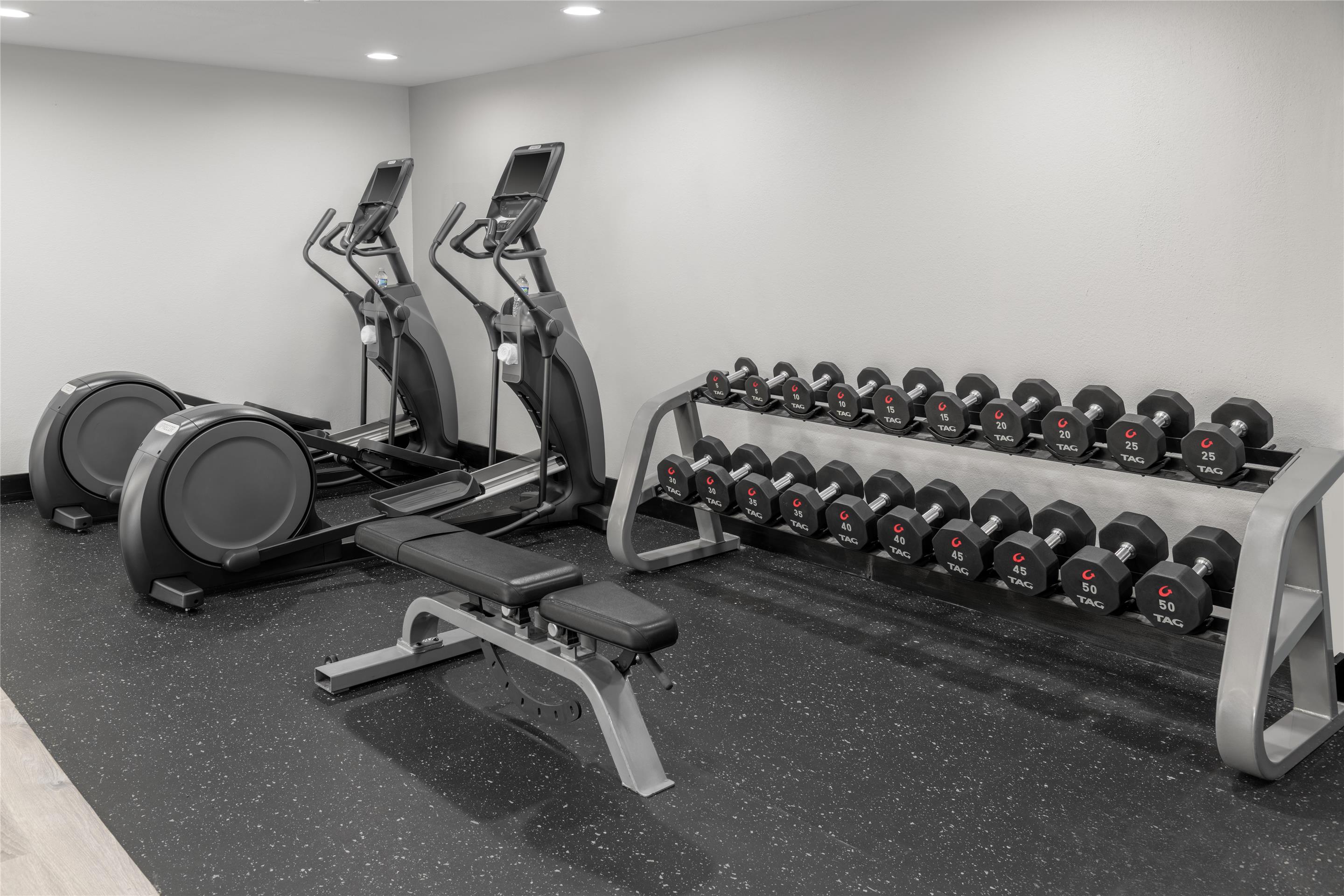 Health club fitness center gym | DoubleTree by Hilton Springdale