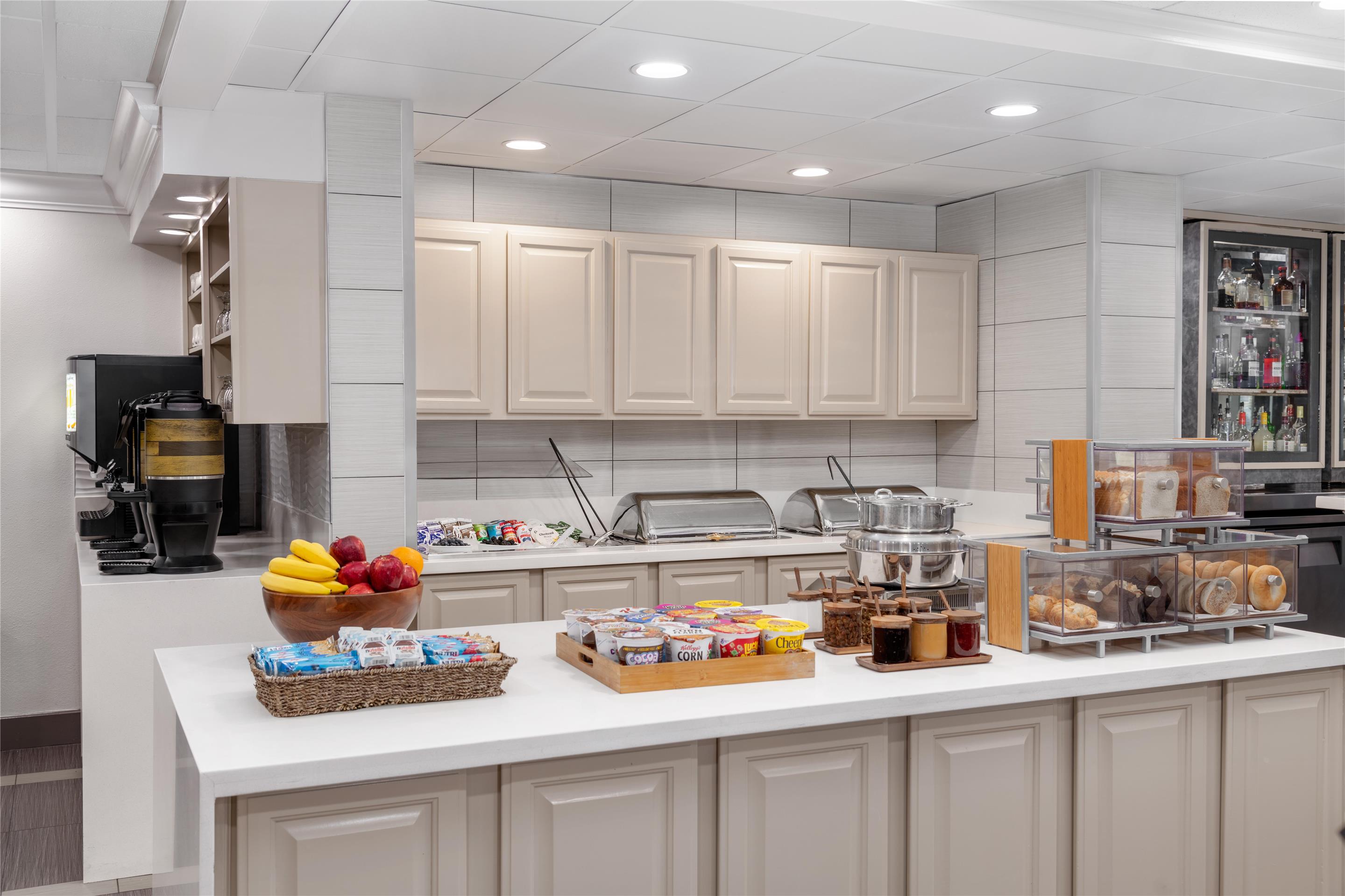 Breakfast Area | DoubleTree by Hilton Springdale