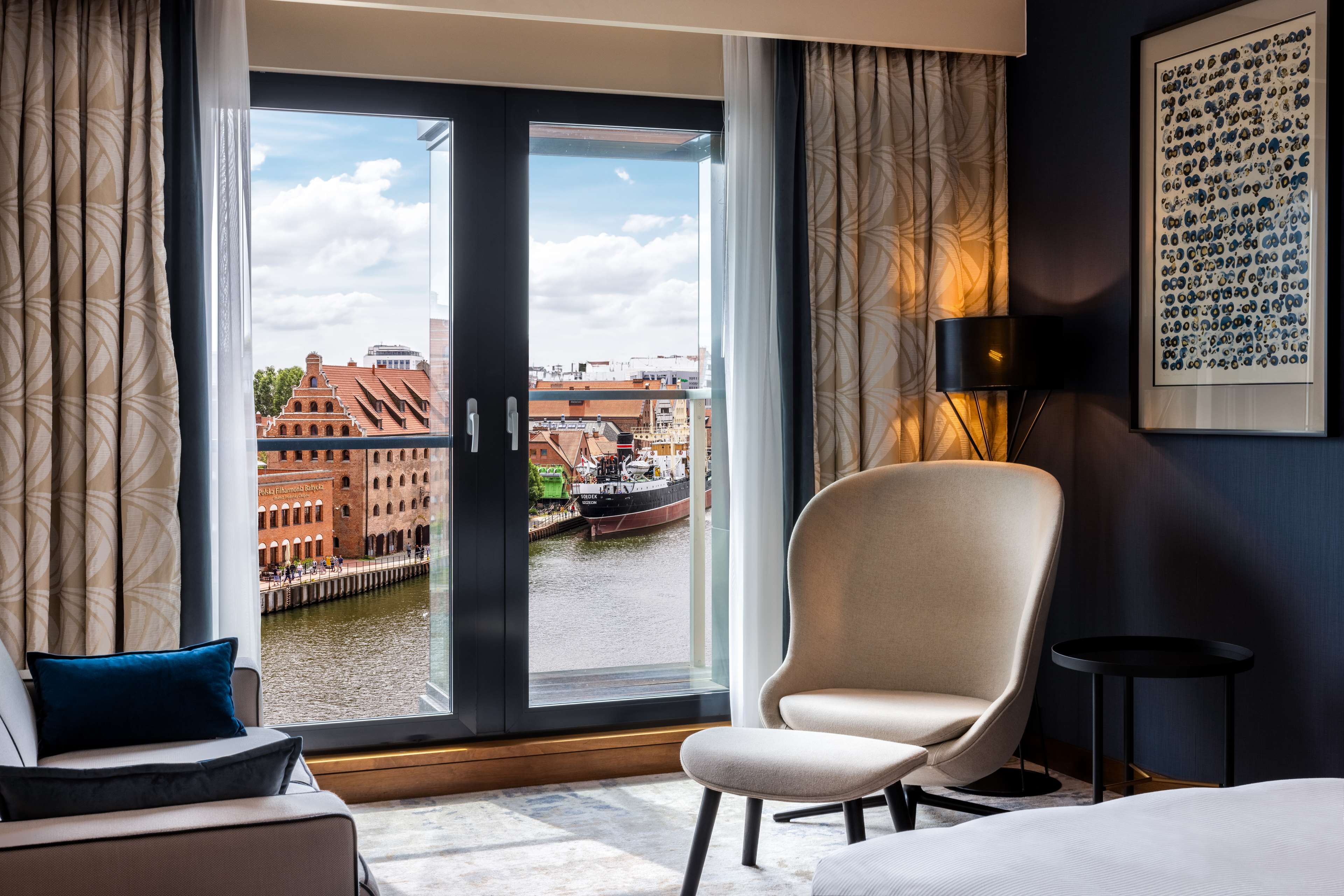 Hilton Gdansk Room Type - KING HILTON DELUXE ROOM