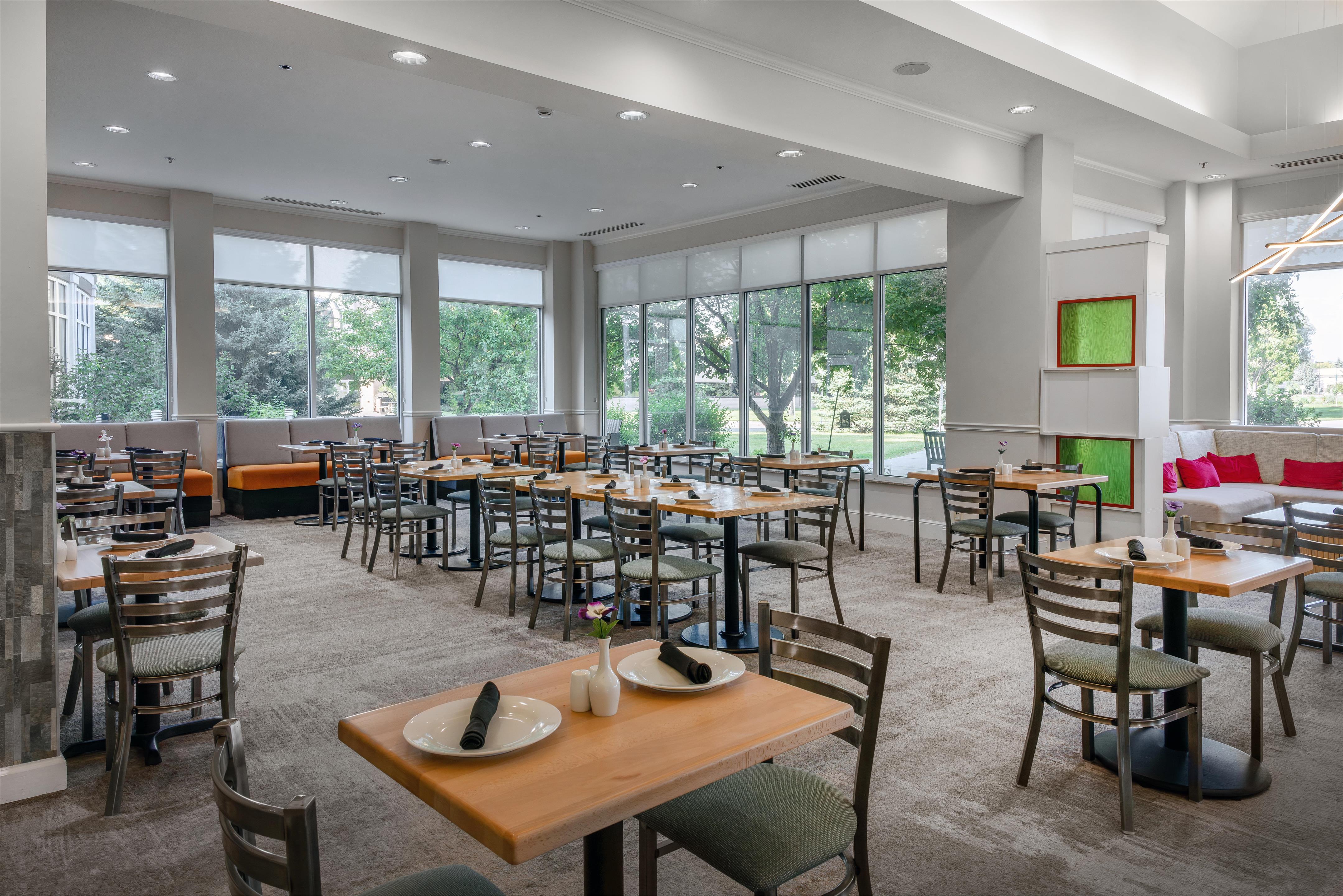 Breakfast Area | Hilton Garden Inn- Grand Forks/UND