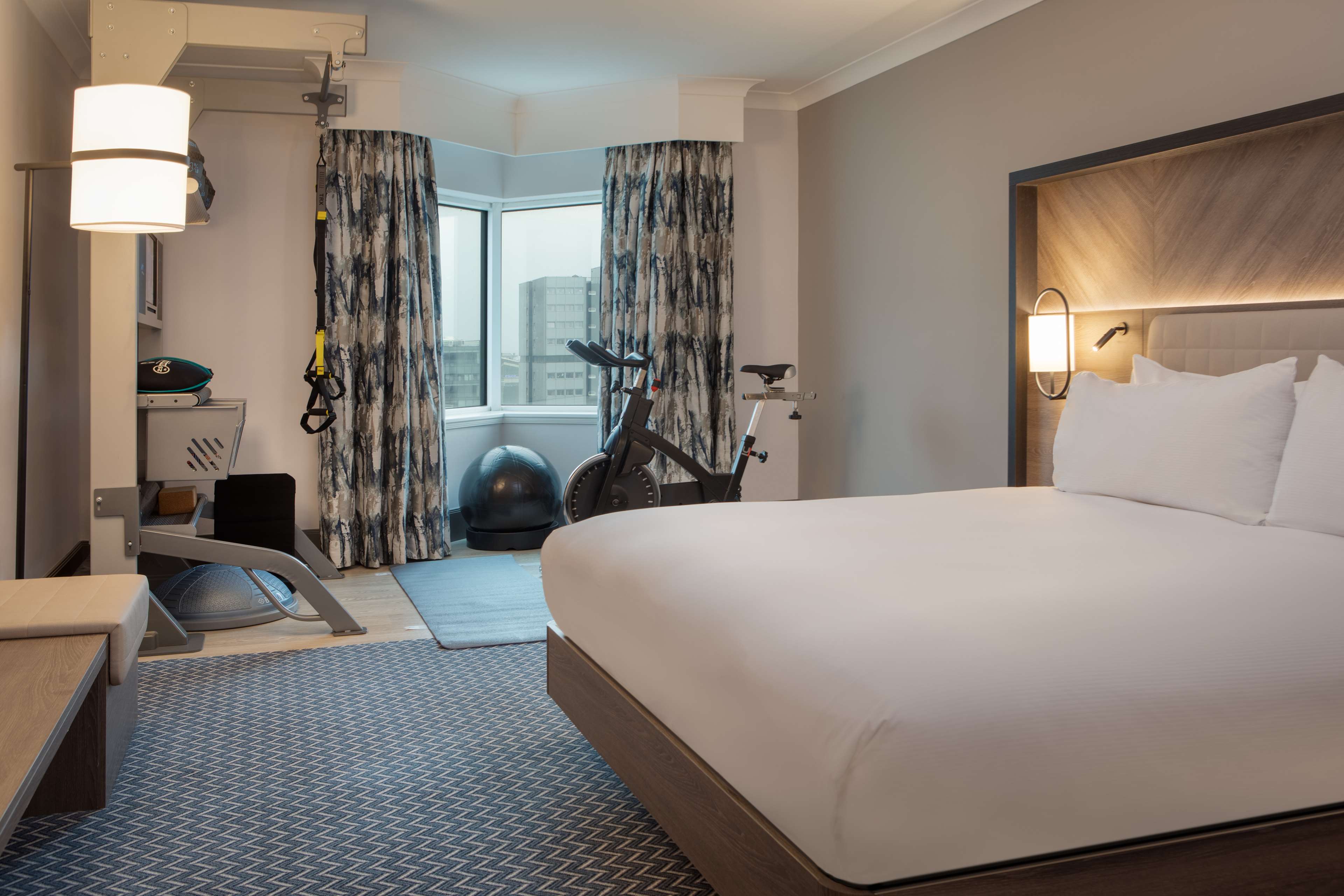 Hilton Glasgow Room Type - FIVE FEET TO FITNESS KING