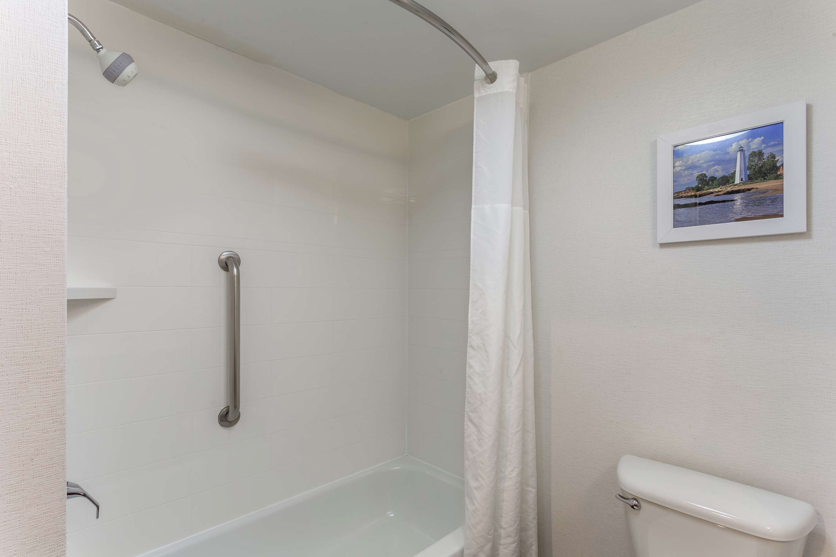 Guest room bath