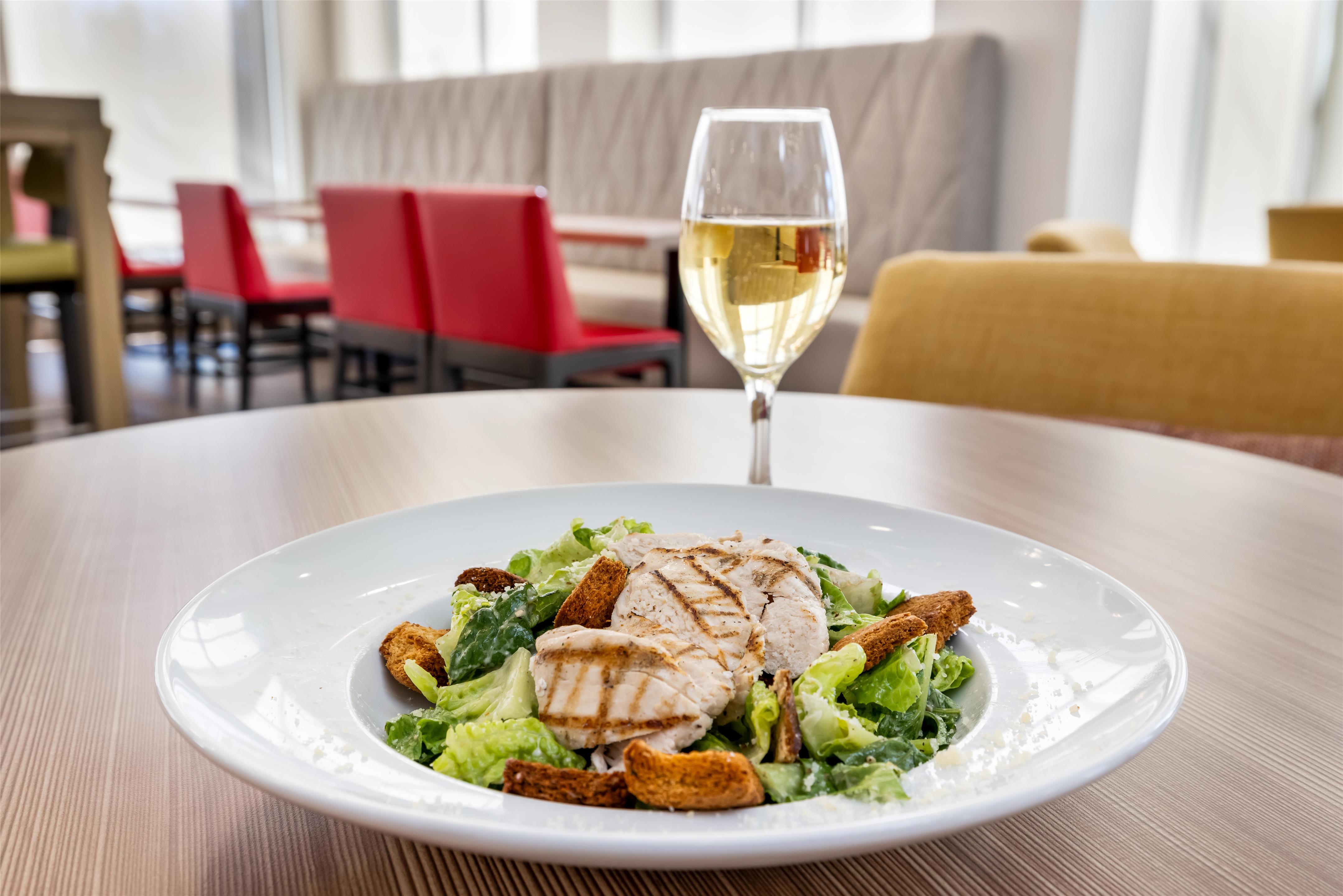 Restaurant | Hilton Garden Inn Mystic/Groton