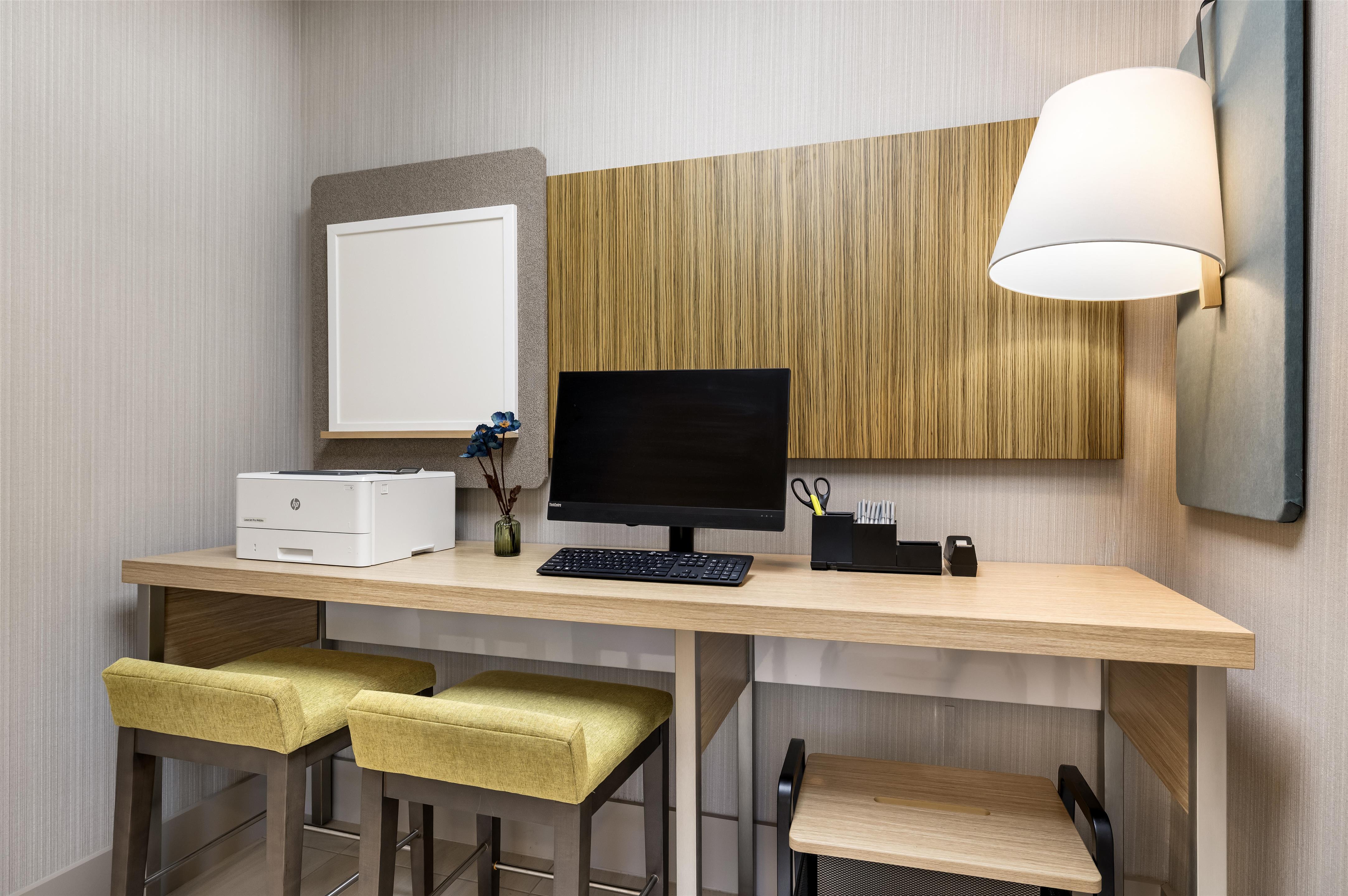 Business Center | Hilton Garden Inn Mystic/Groton