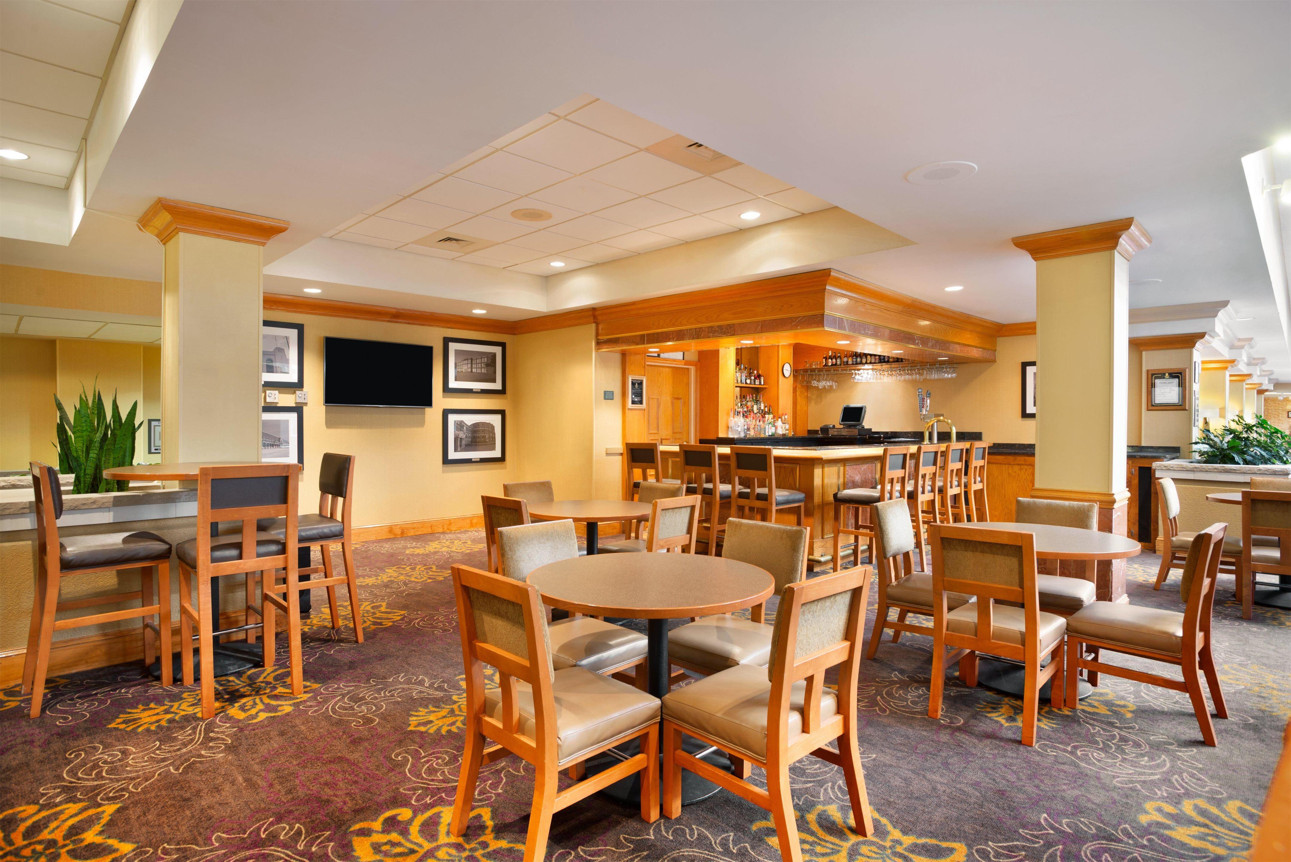BarLounge | Embassy Suites by Hilton Greensboro Airport